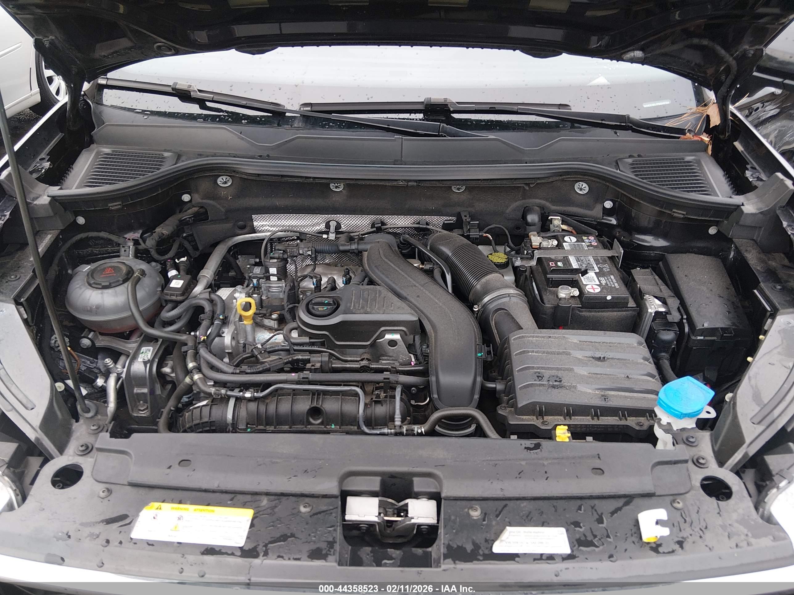 VOLKSWAGEN TAOS image 10