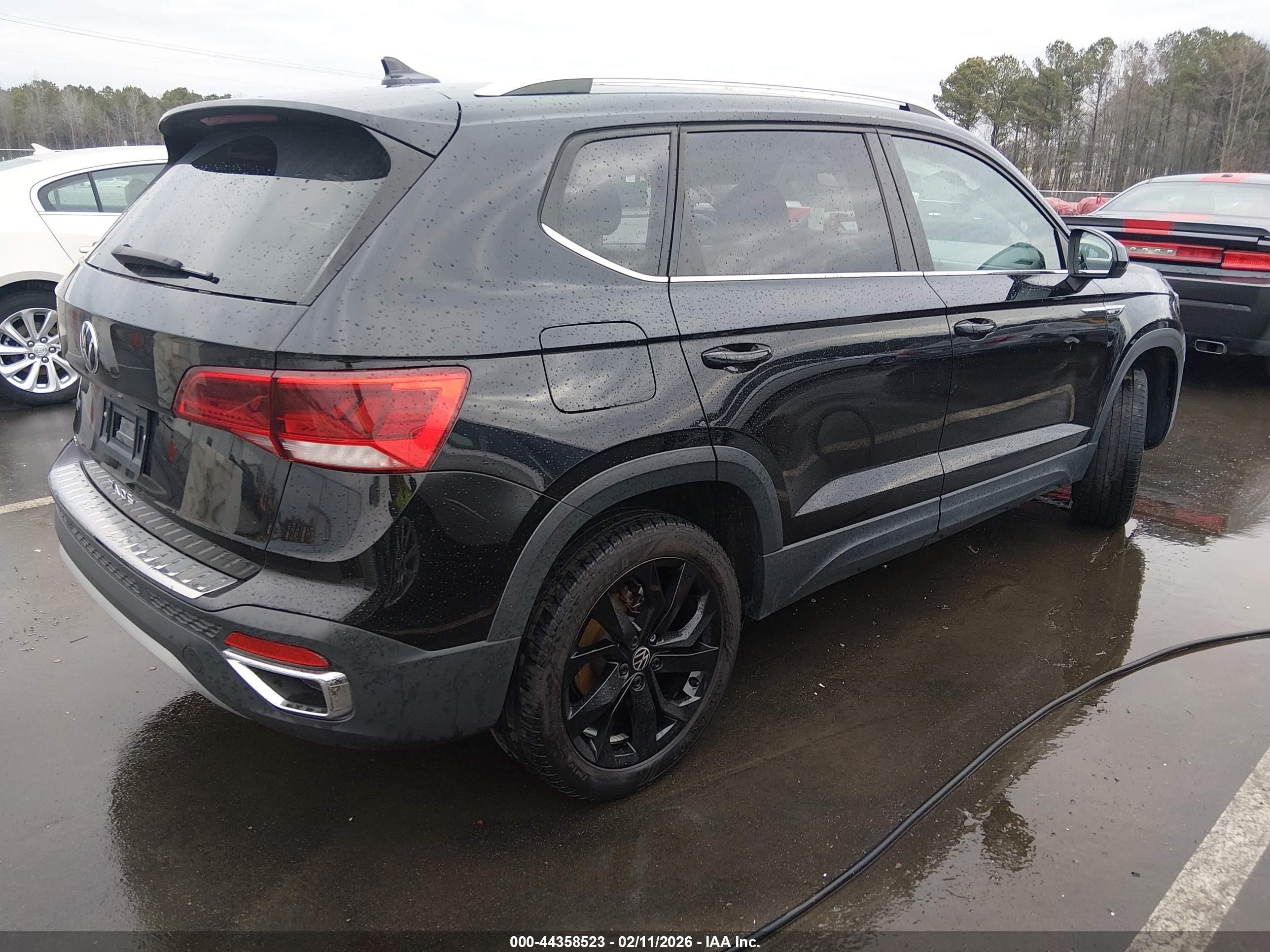 VOLKSWAGEN TAOS image 4