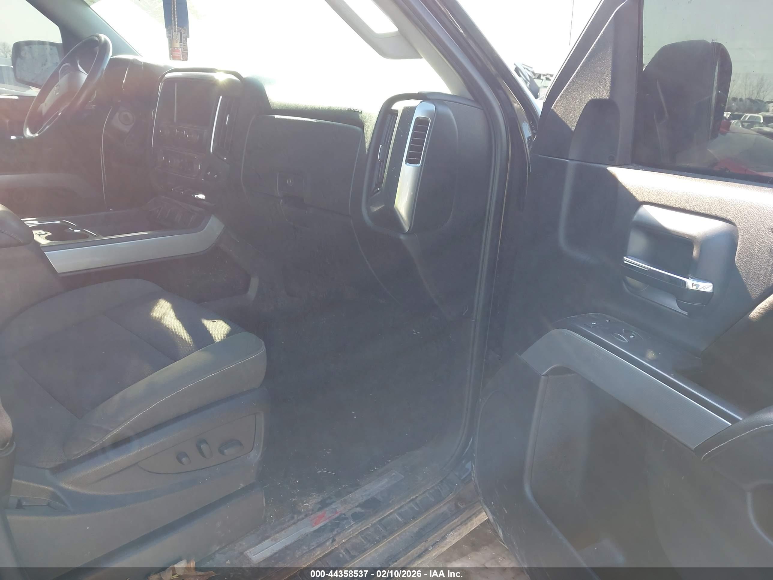 CHEVROLET SILVERADO image 5