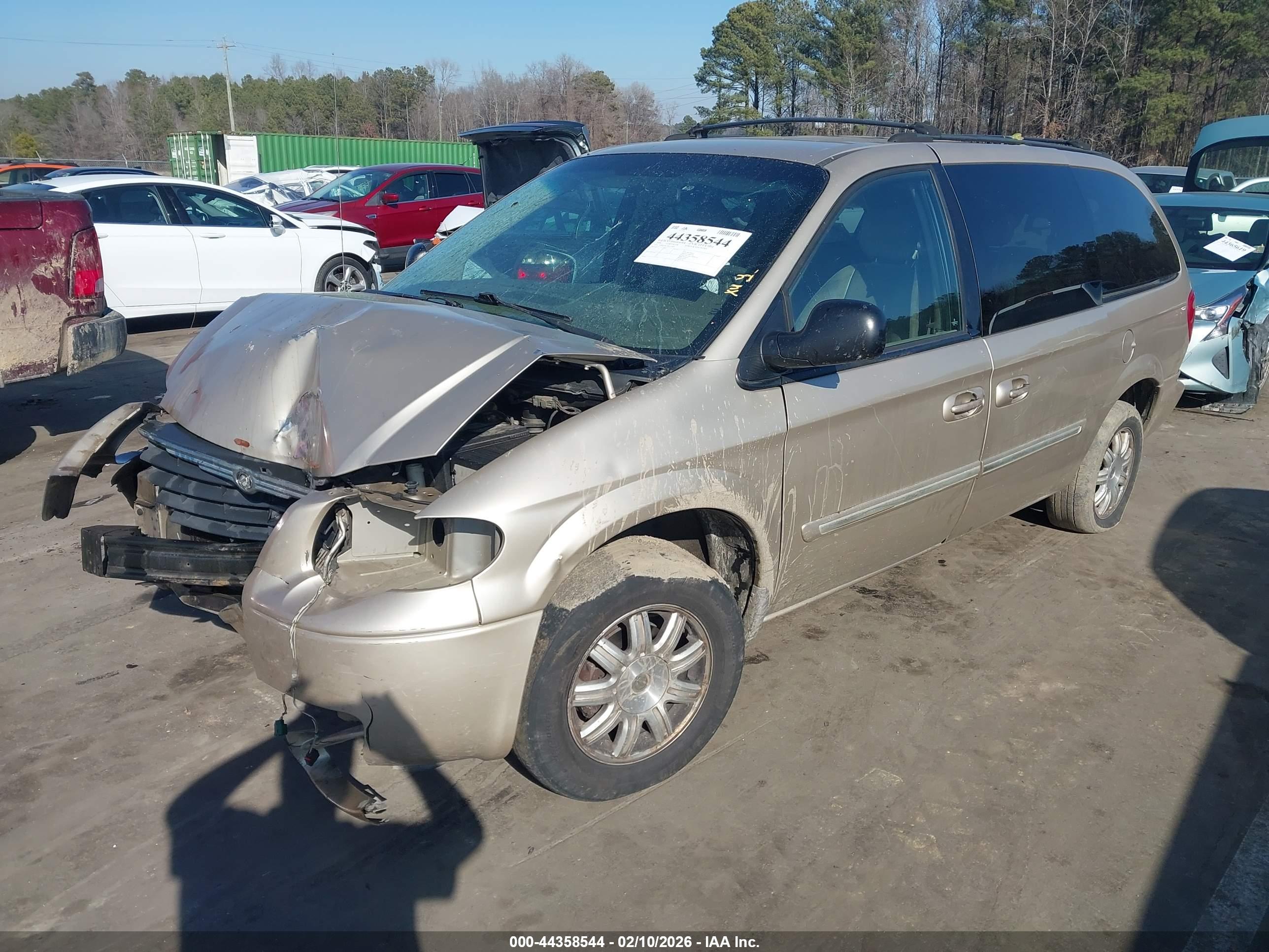CHRYSLER TOWN image 2