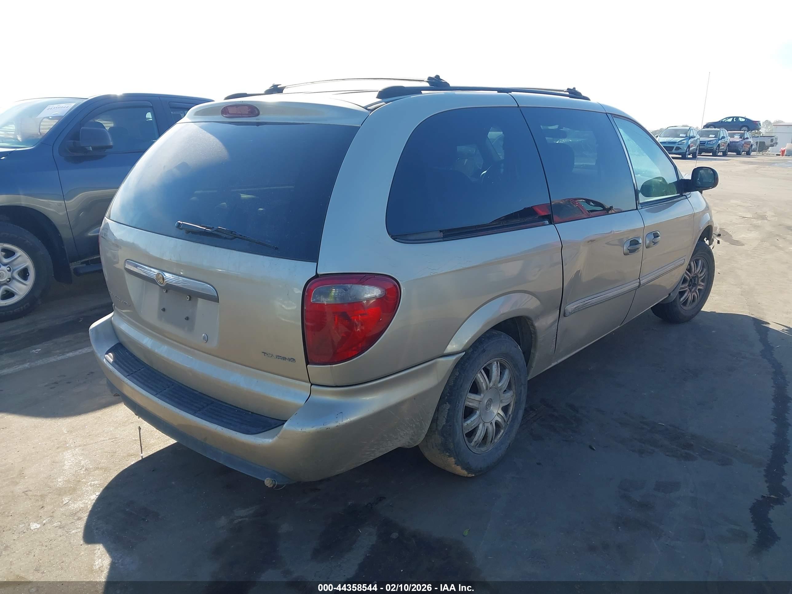 CHRYSLER TOWN image 4