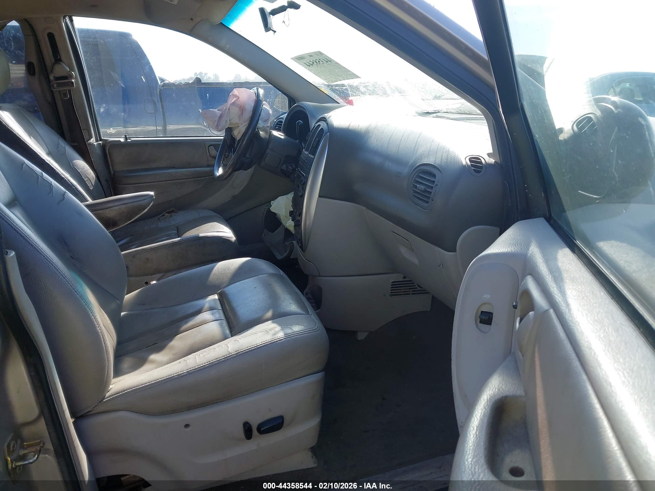 CHRYSLER TOWN image 5