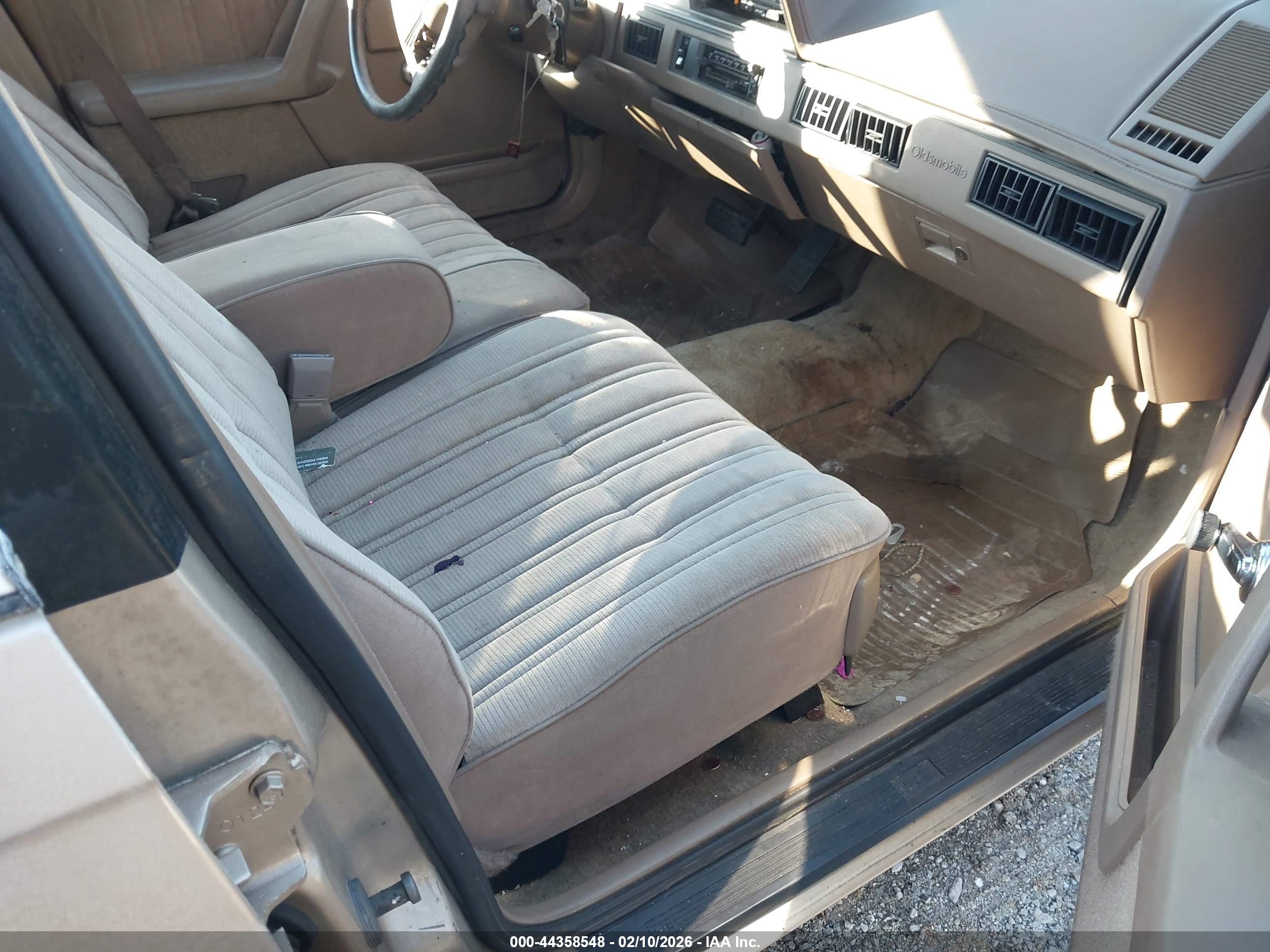 OLDSMOBILE CUTLASS image 5