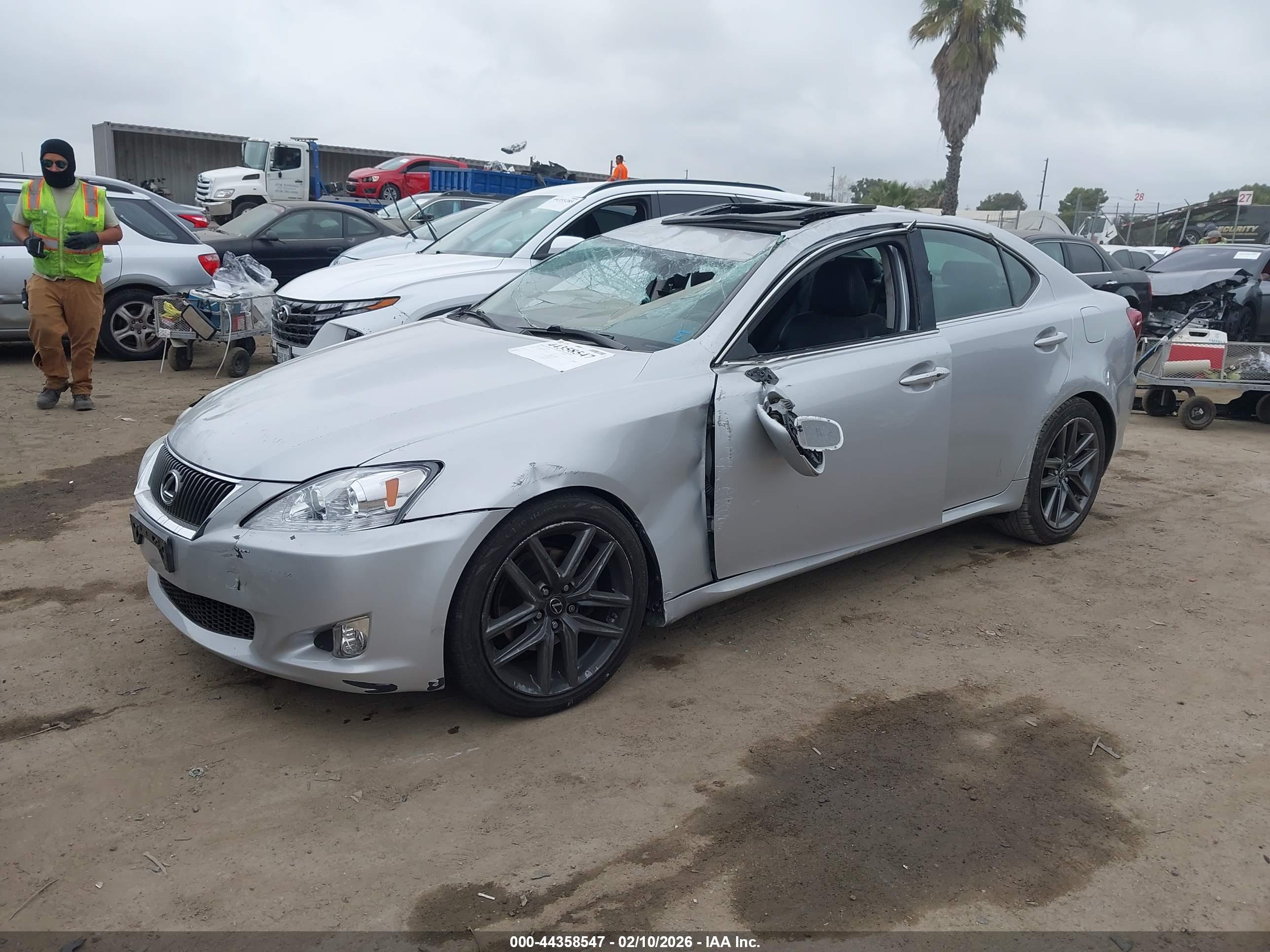 LEXUS IS image 2