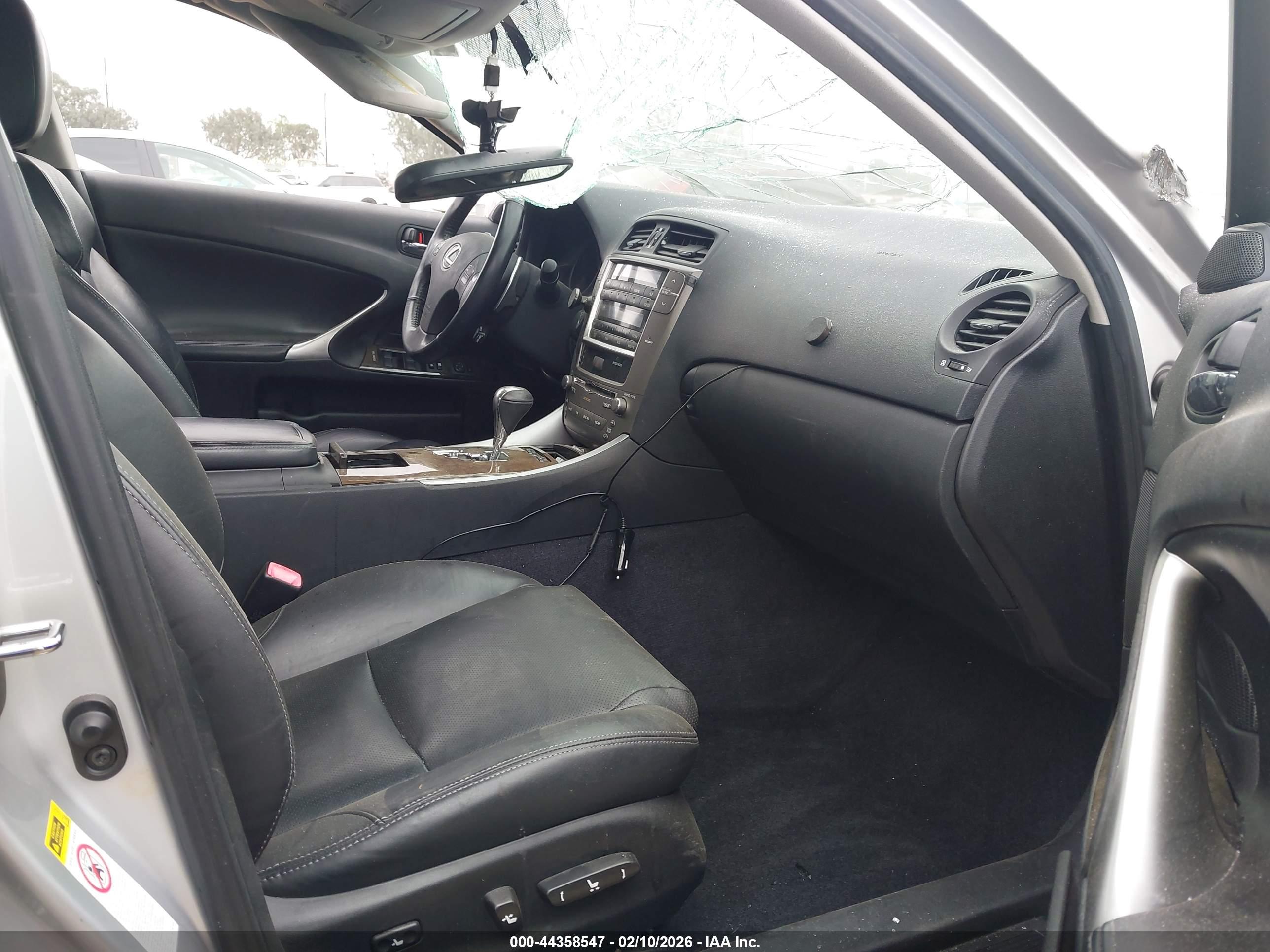 LEXUS IS image 5