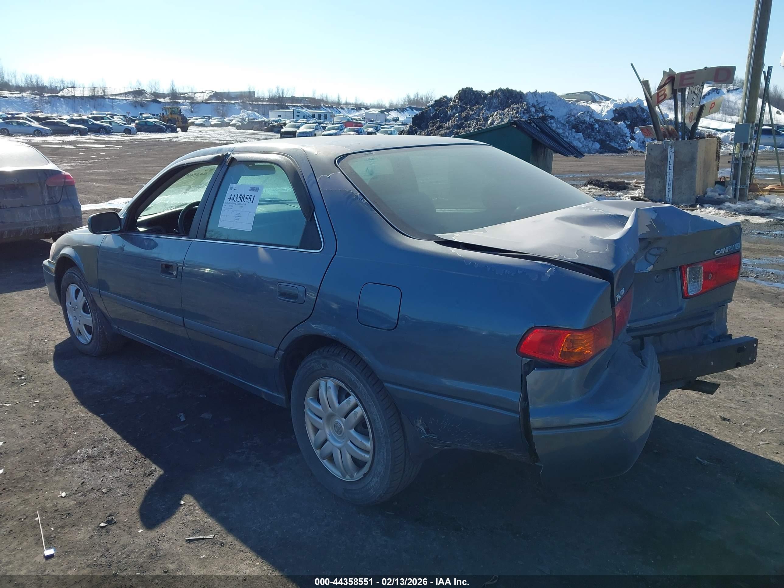 TOYOTA CAMRY image 3