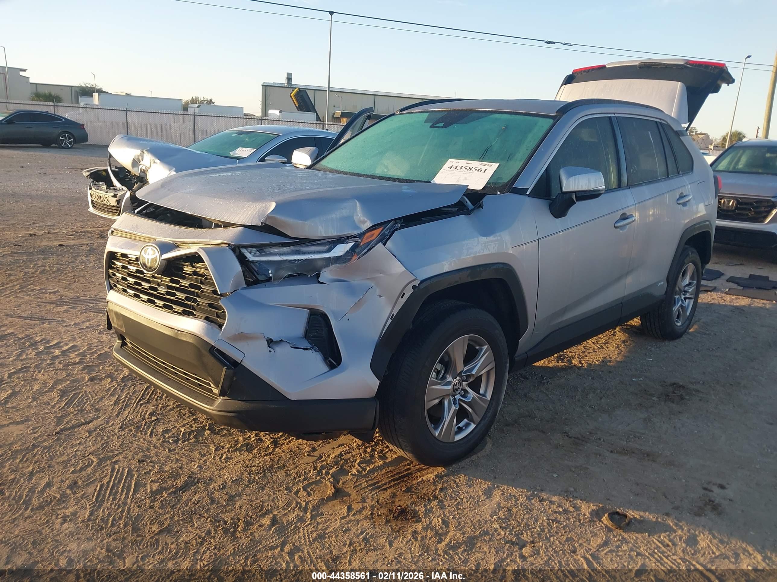 TOYOTA RAV4 image 2