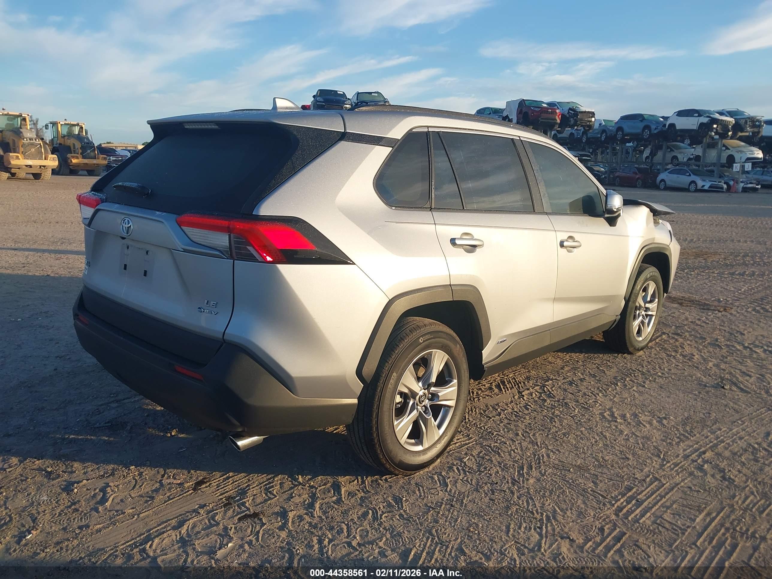 TOYOTA RAV4 image 4
