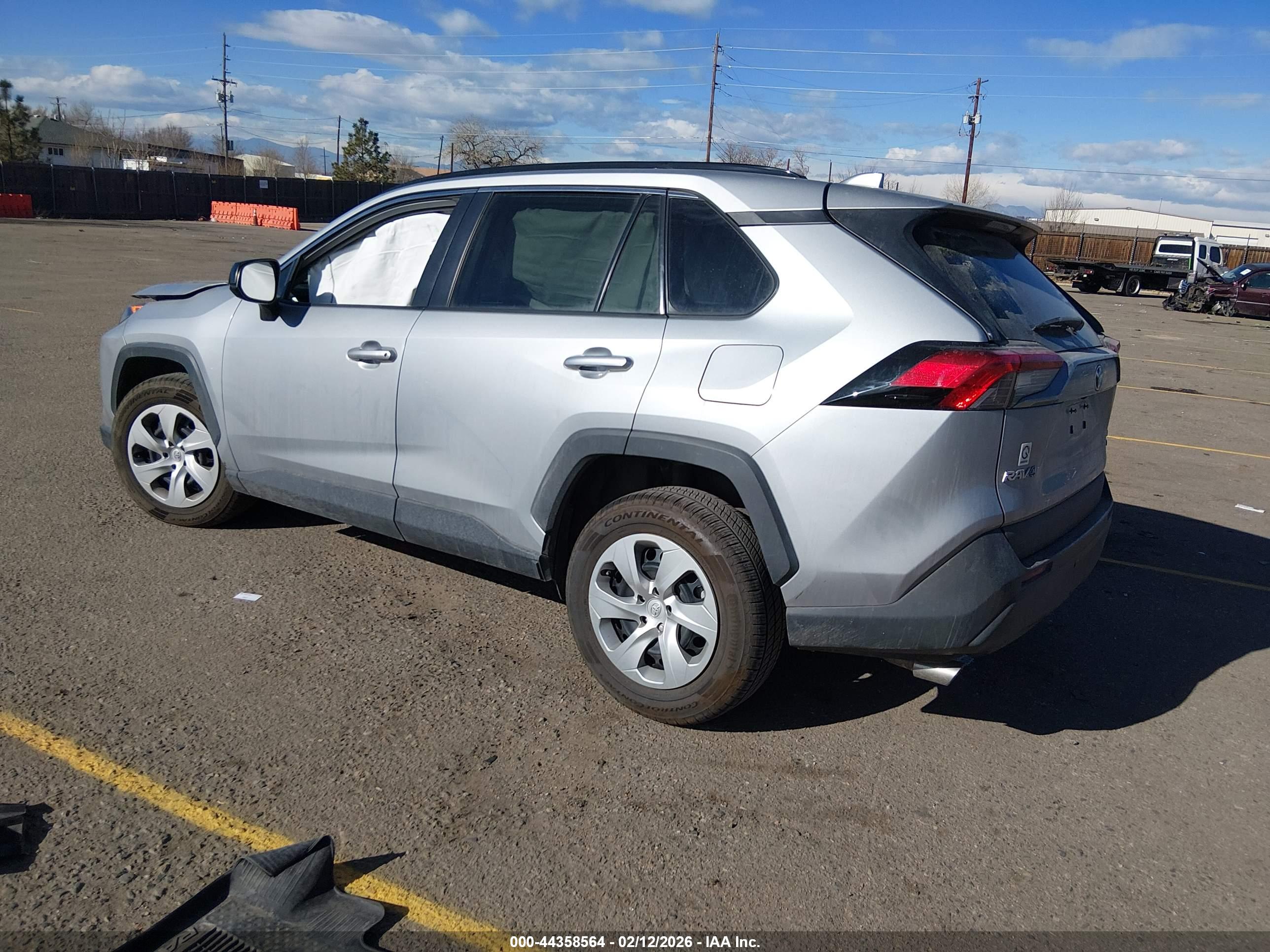 TOYOTA RAV4 image 3