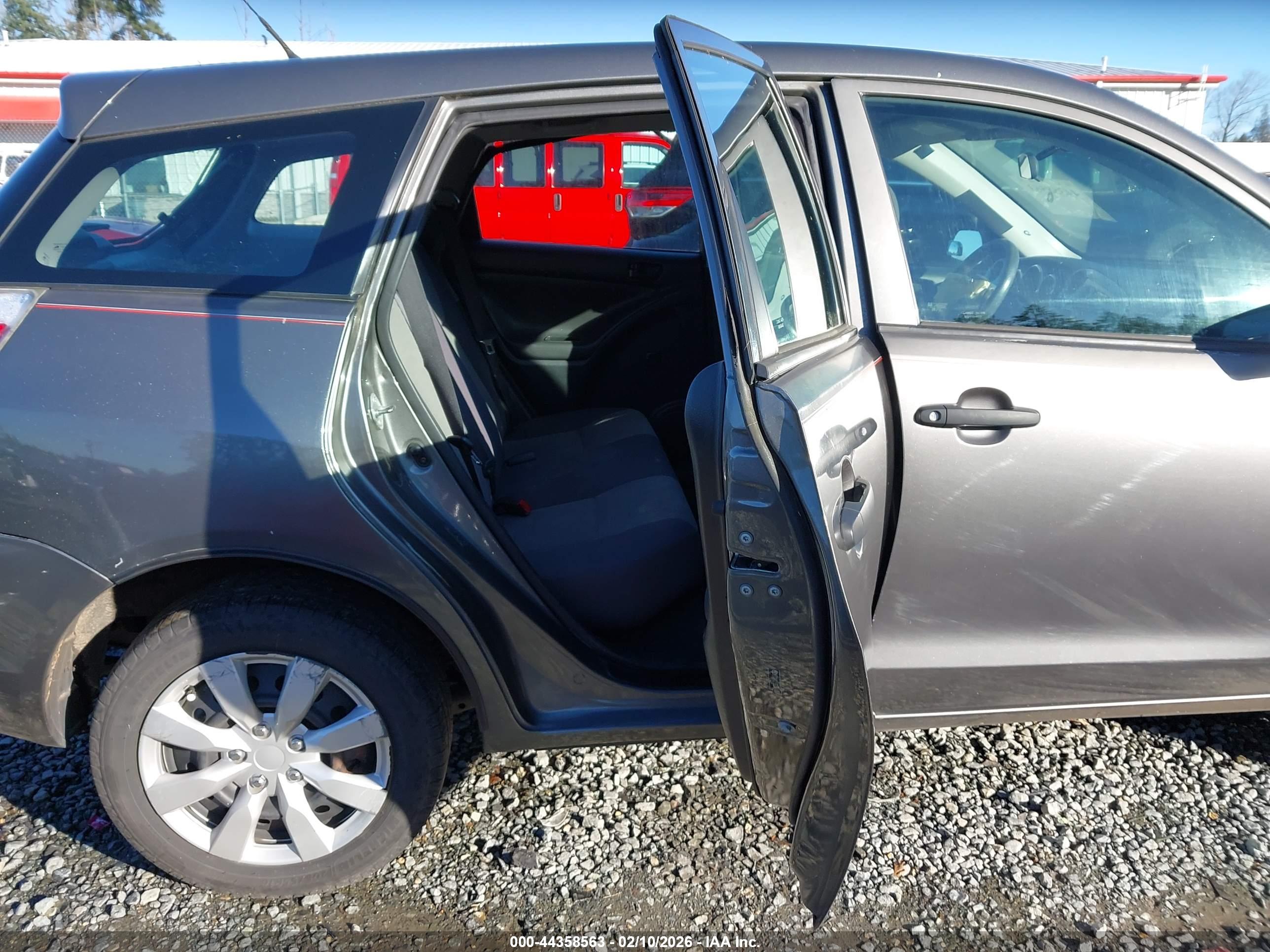 TOYOTA MATRIX image 8