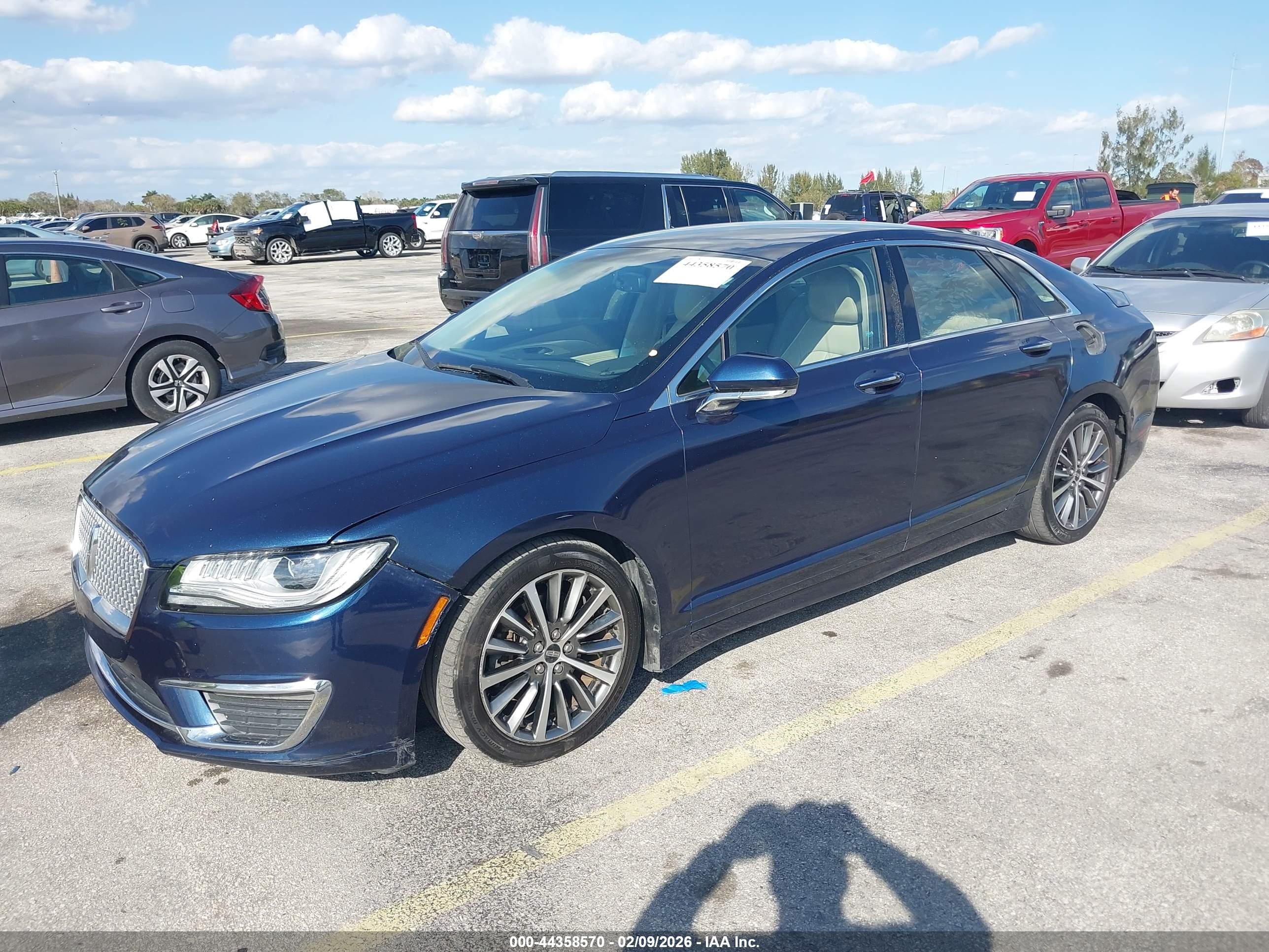 LINCOLN MKZ image 2
