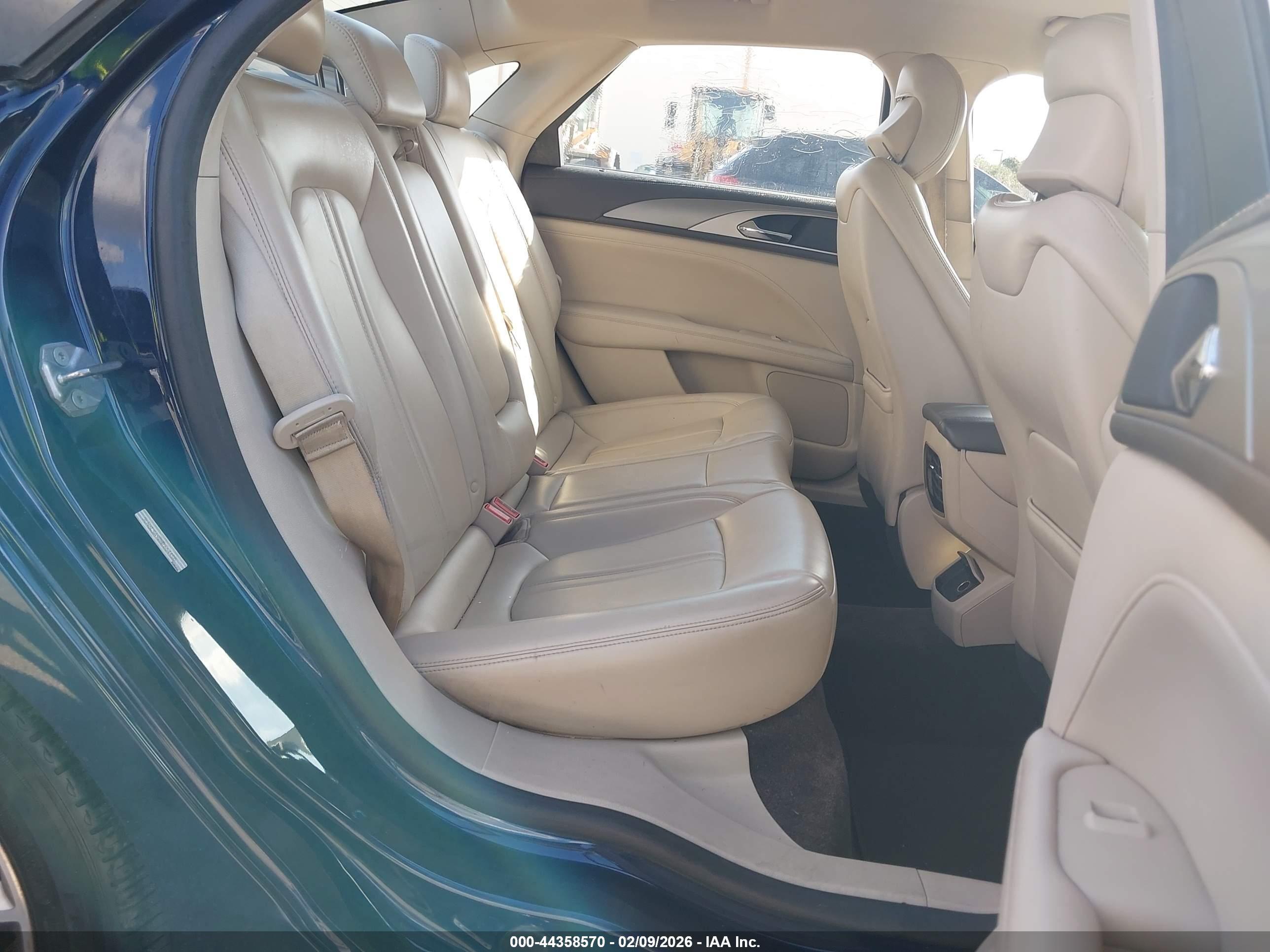 LINCOLN MKZ image 8
