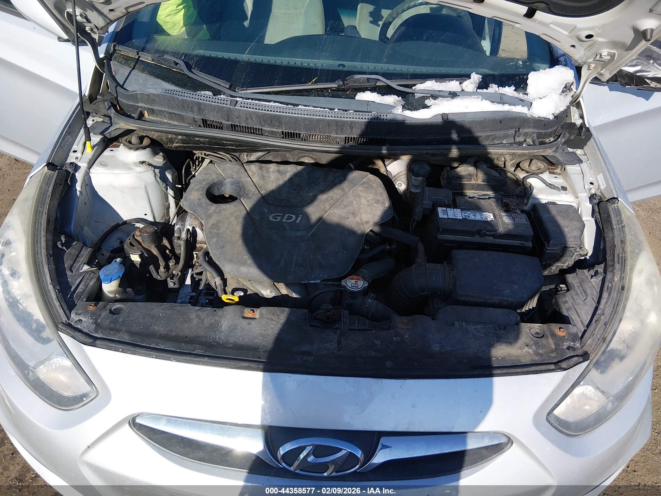 HYUNDAI ACCENT image 10