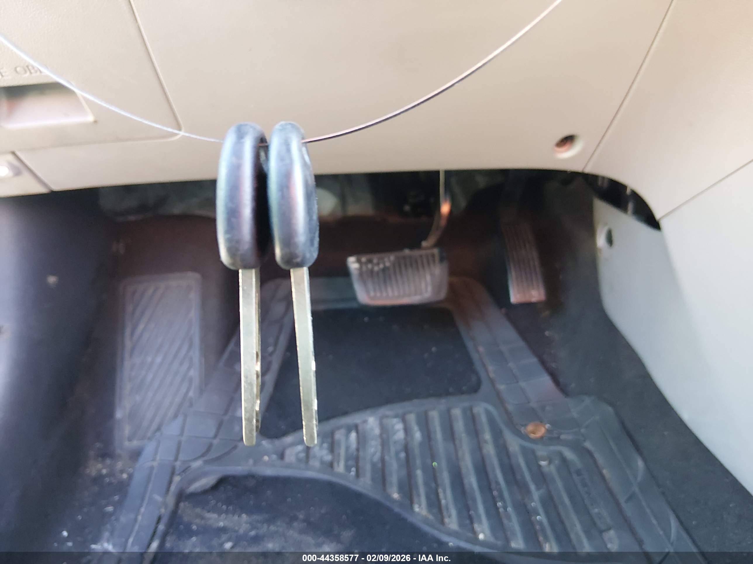 HYUNDAI ACCENT image 11