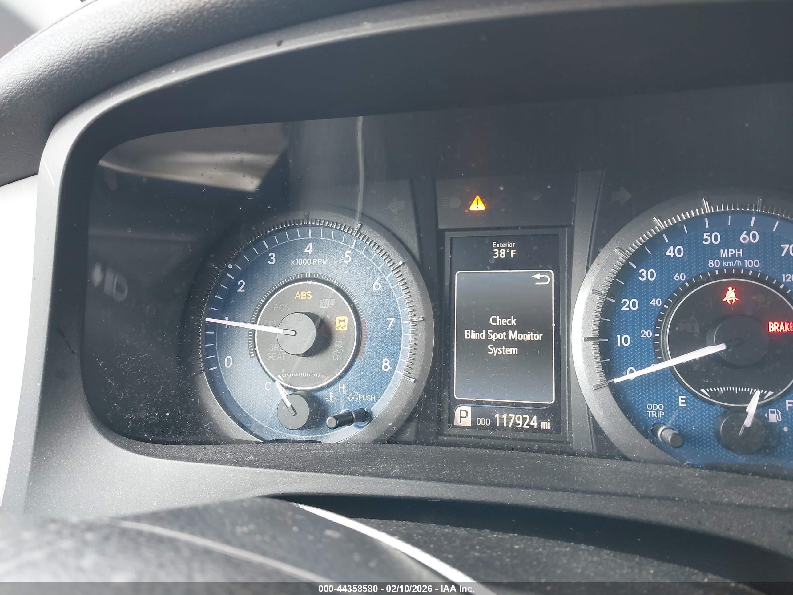 TOYOTA SIENNA image 7