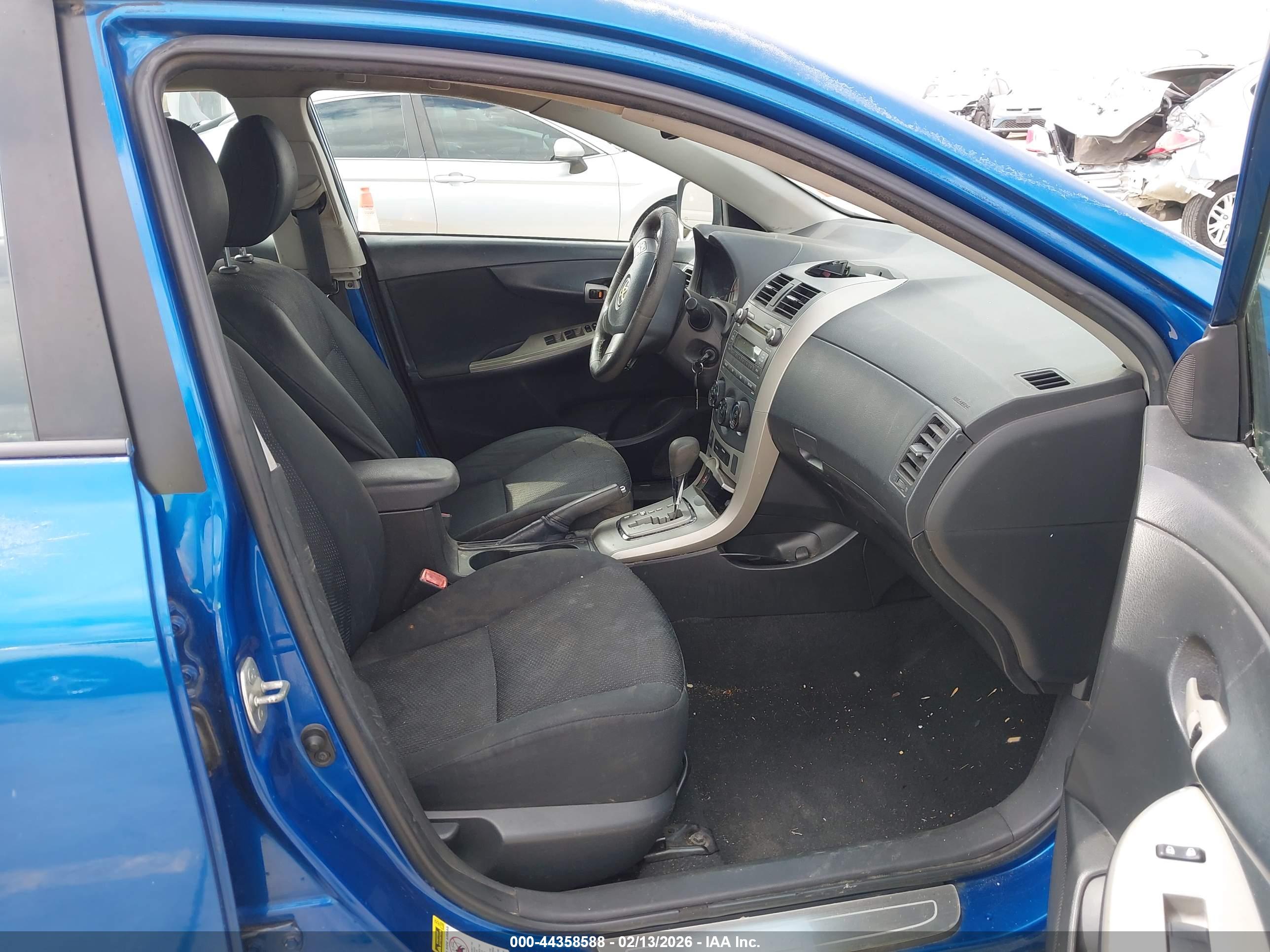 TOYOTA COROLLA image 5