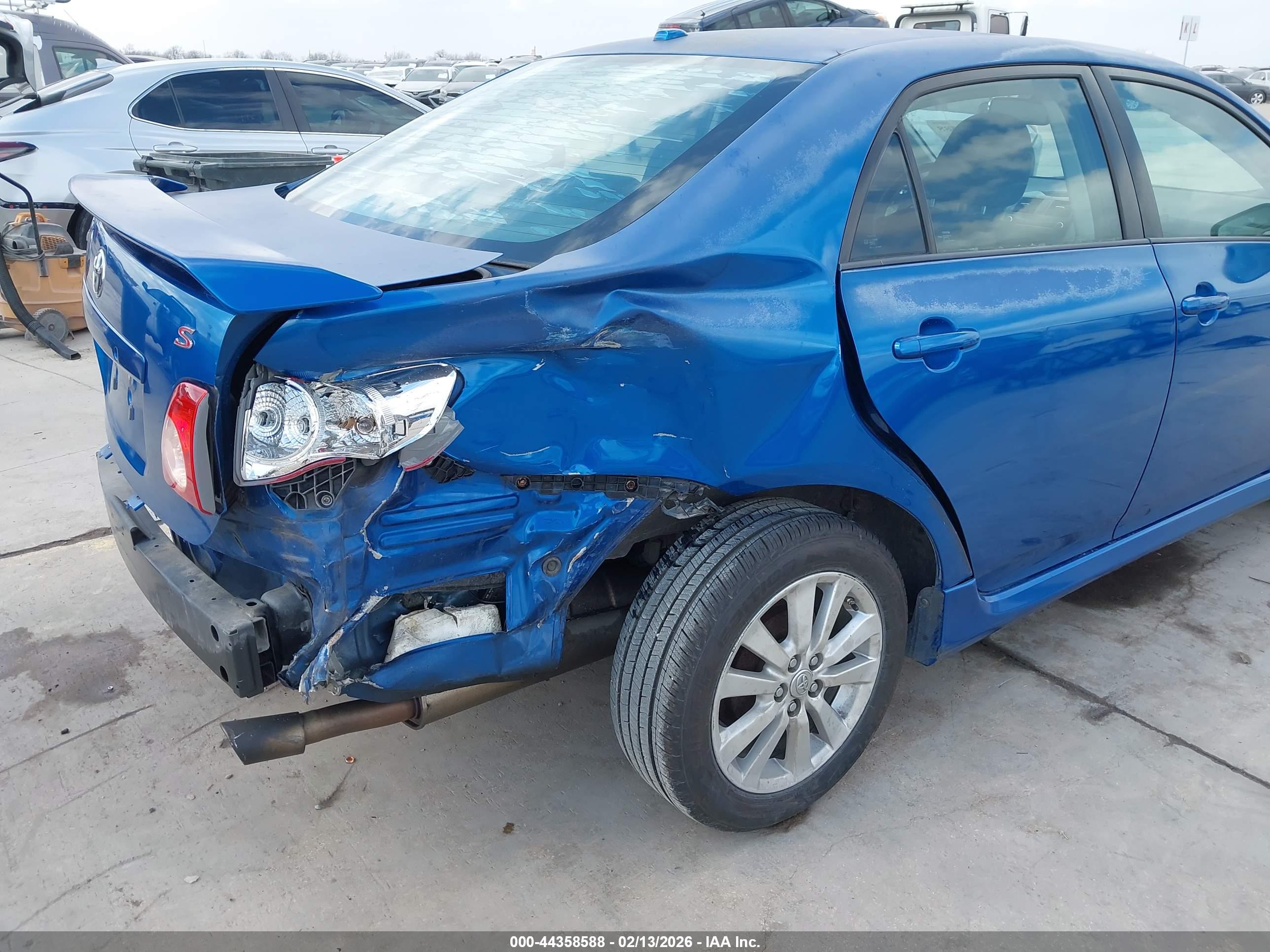 TOYOTA COROLLA image 6