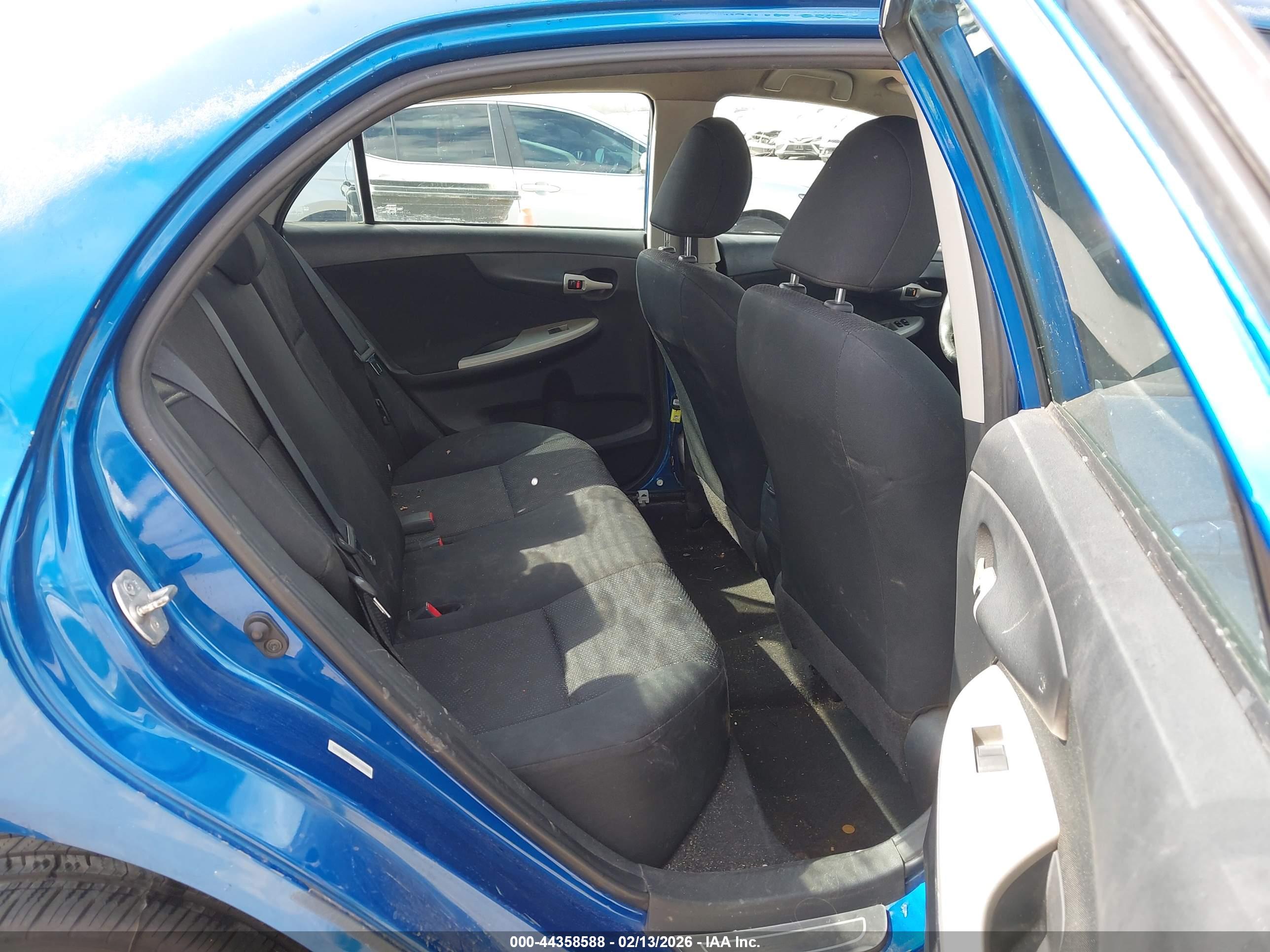 TOYOTA COROLLA image 8