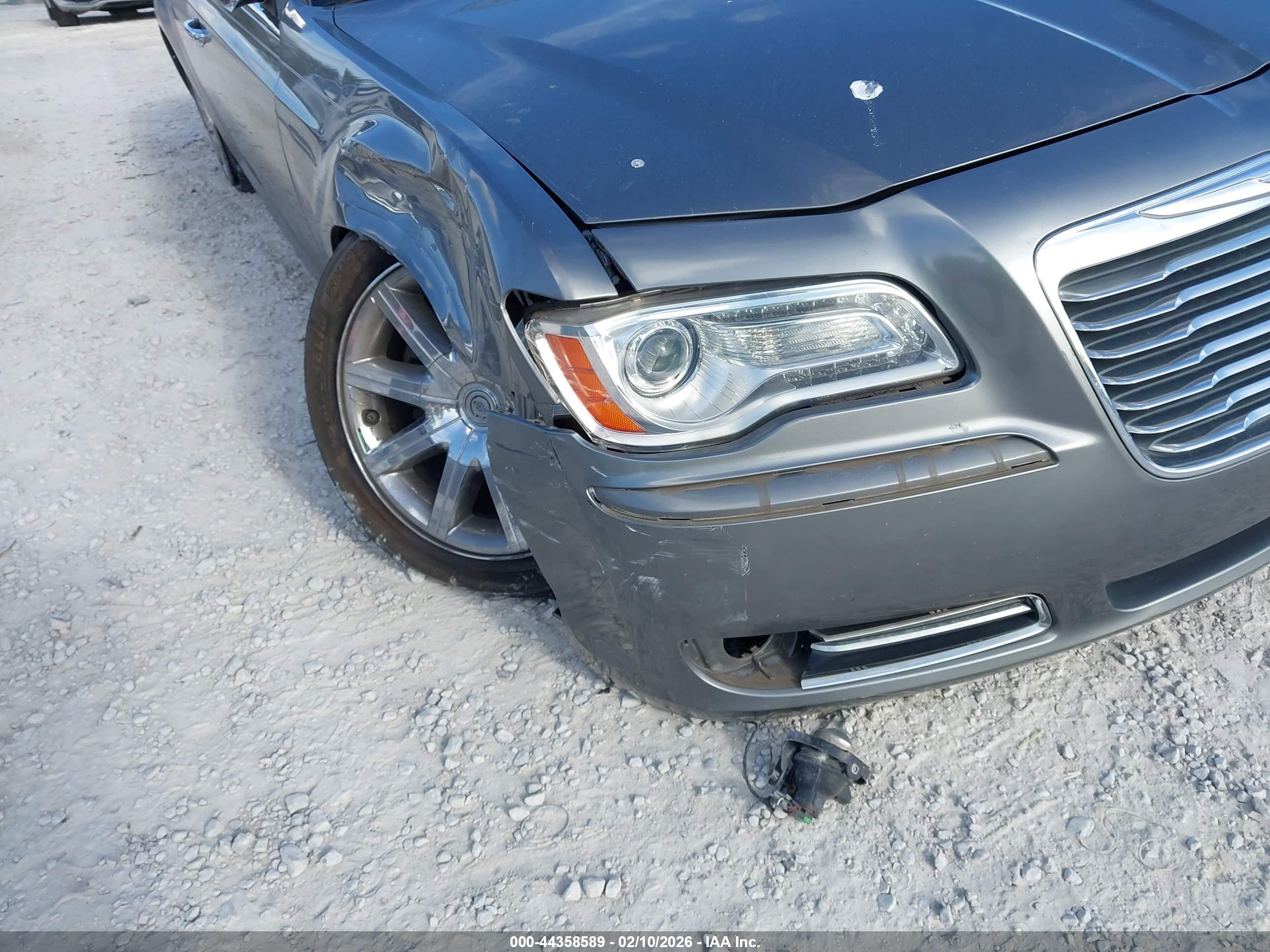 CHRYSLER 300 image 6