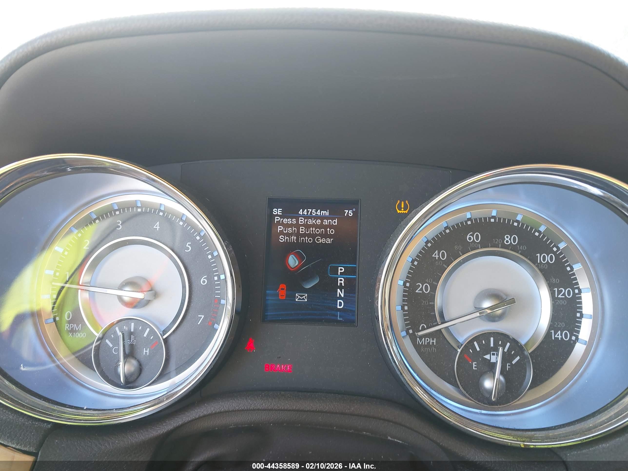 CHRYSLER 300 image 7