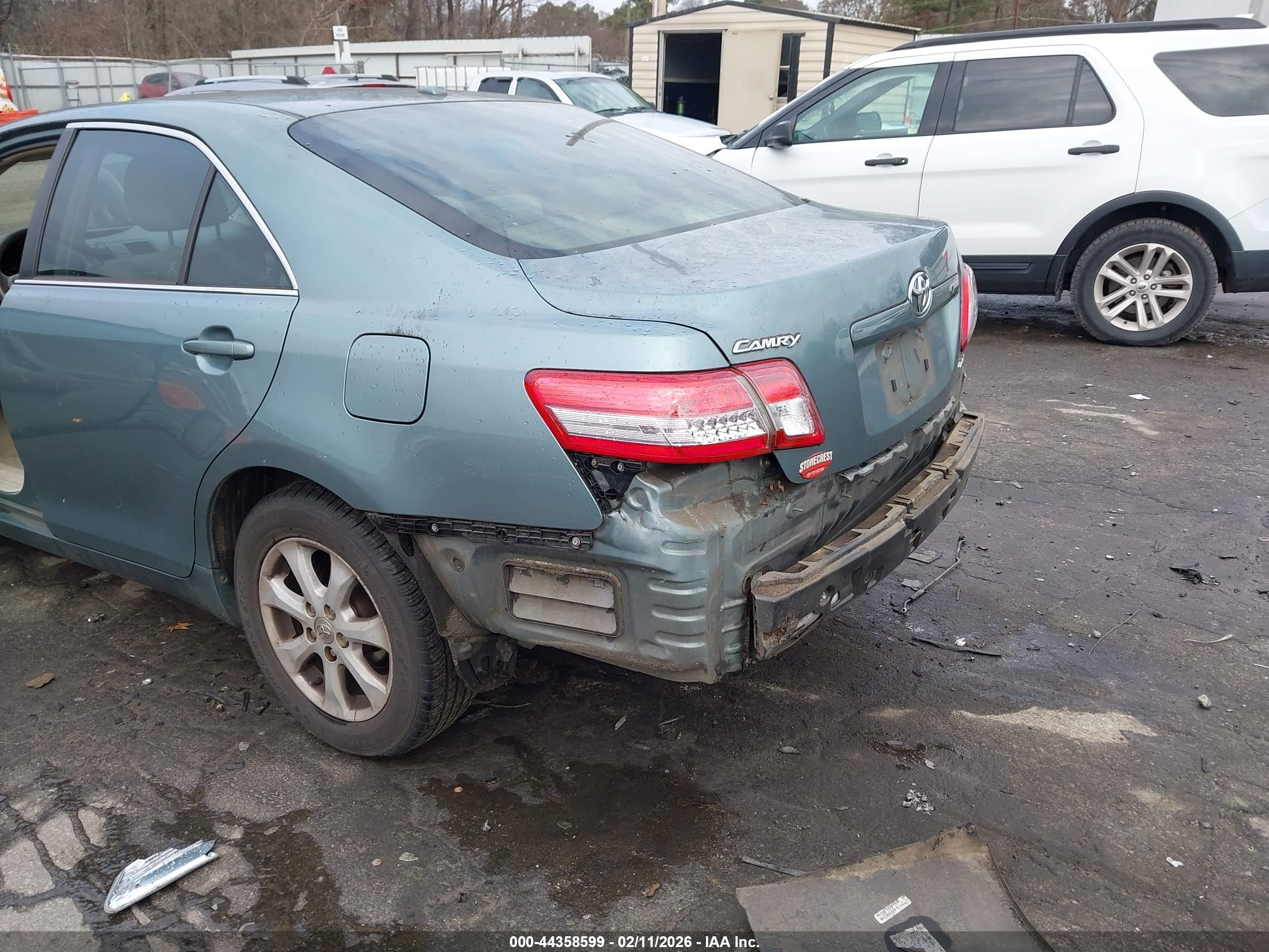 TOYOTA CAMRY image 6