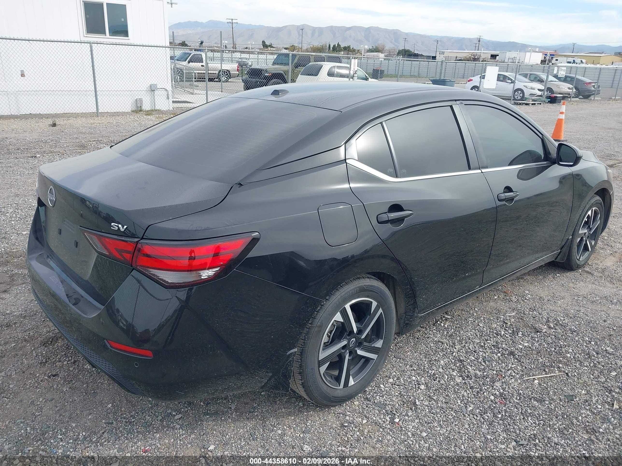 NISSAN SENTRA image 4