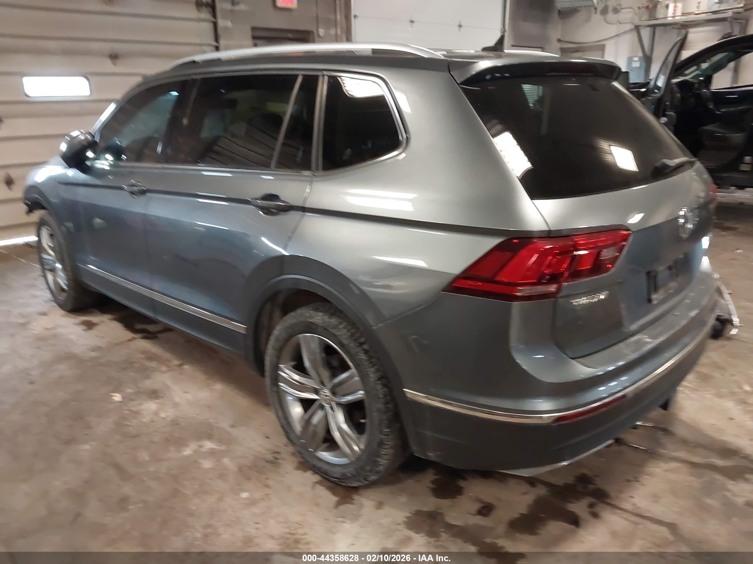 VOLKSWAGEN TIGUAN image 3