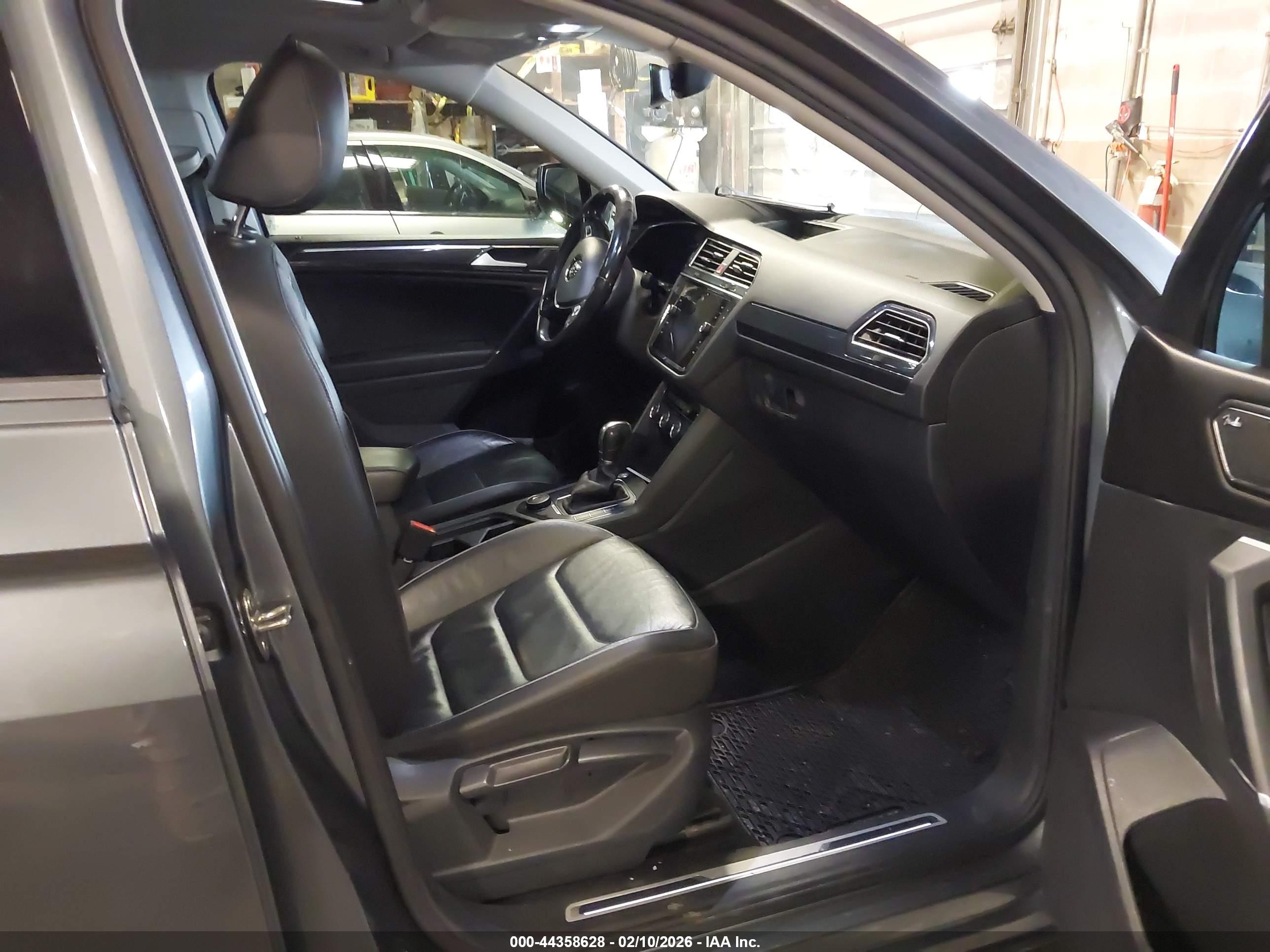 VOLKSWAGEN TIGUAN image 5