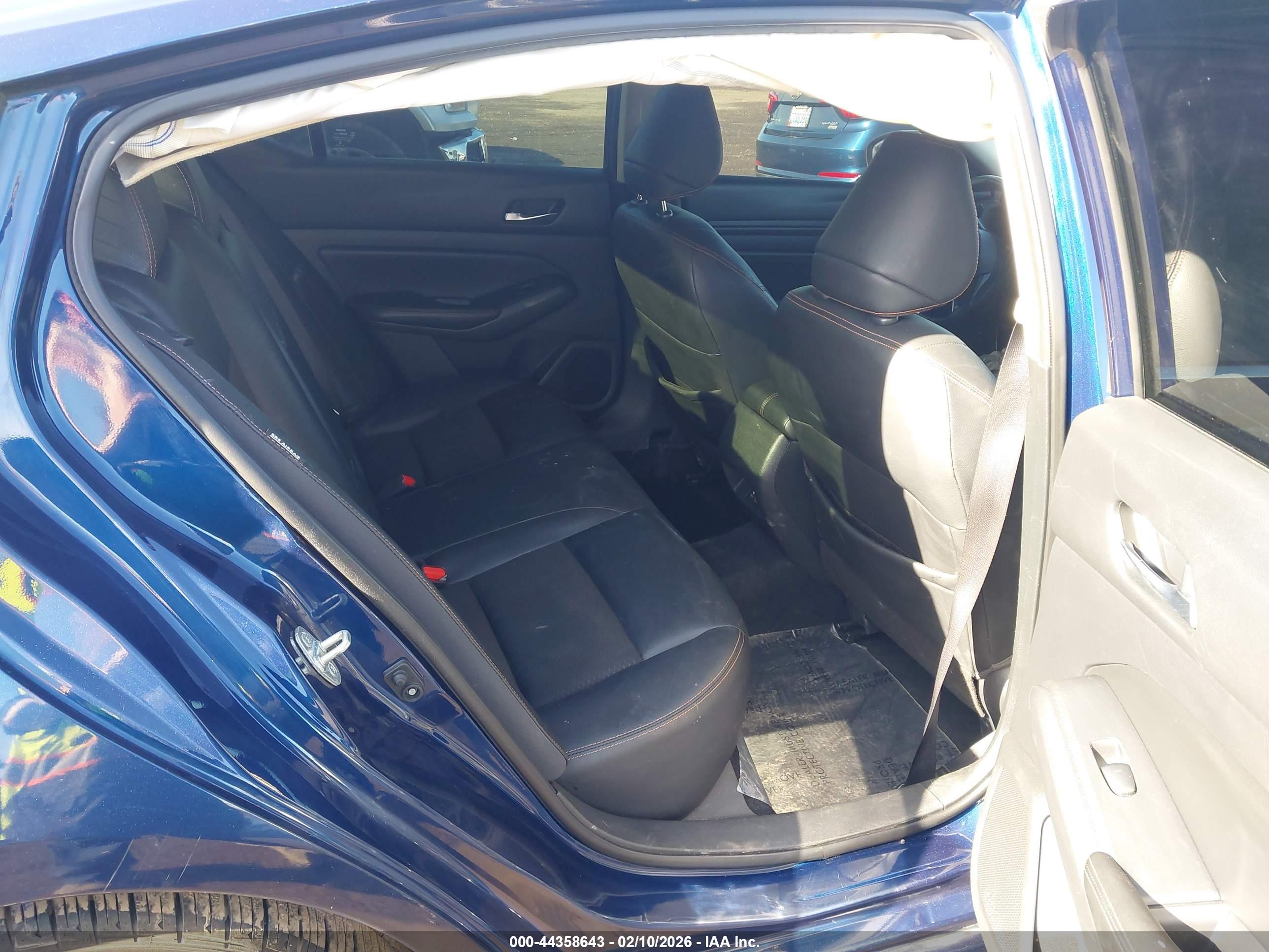 NISSAN ALTIMA image 8