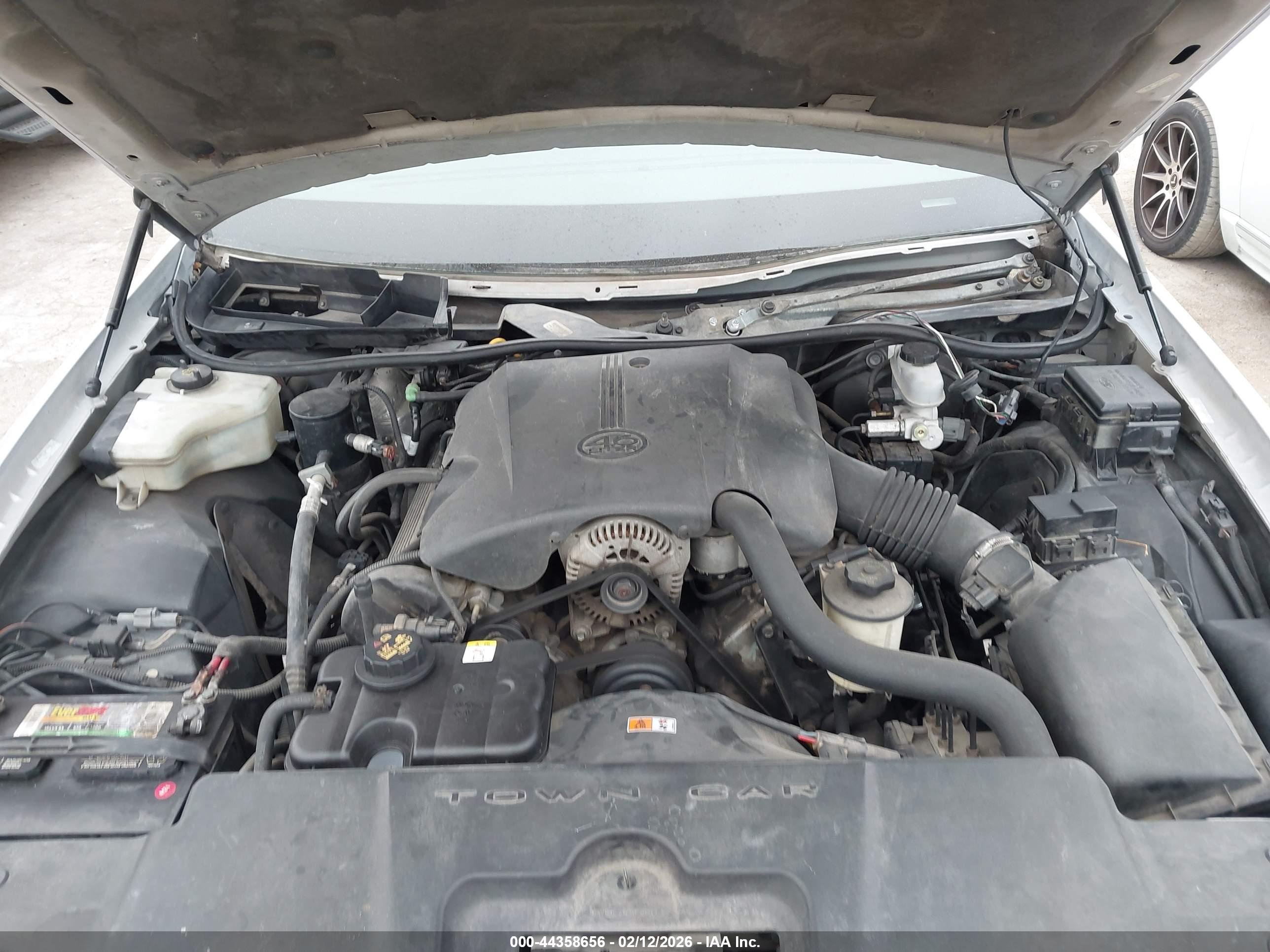 LINCOLN TOWN image 10