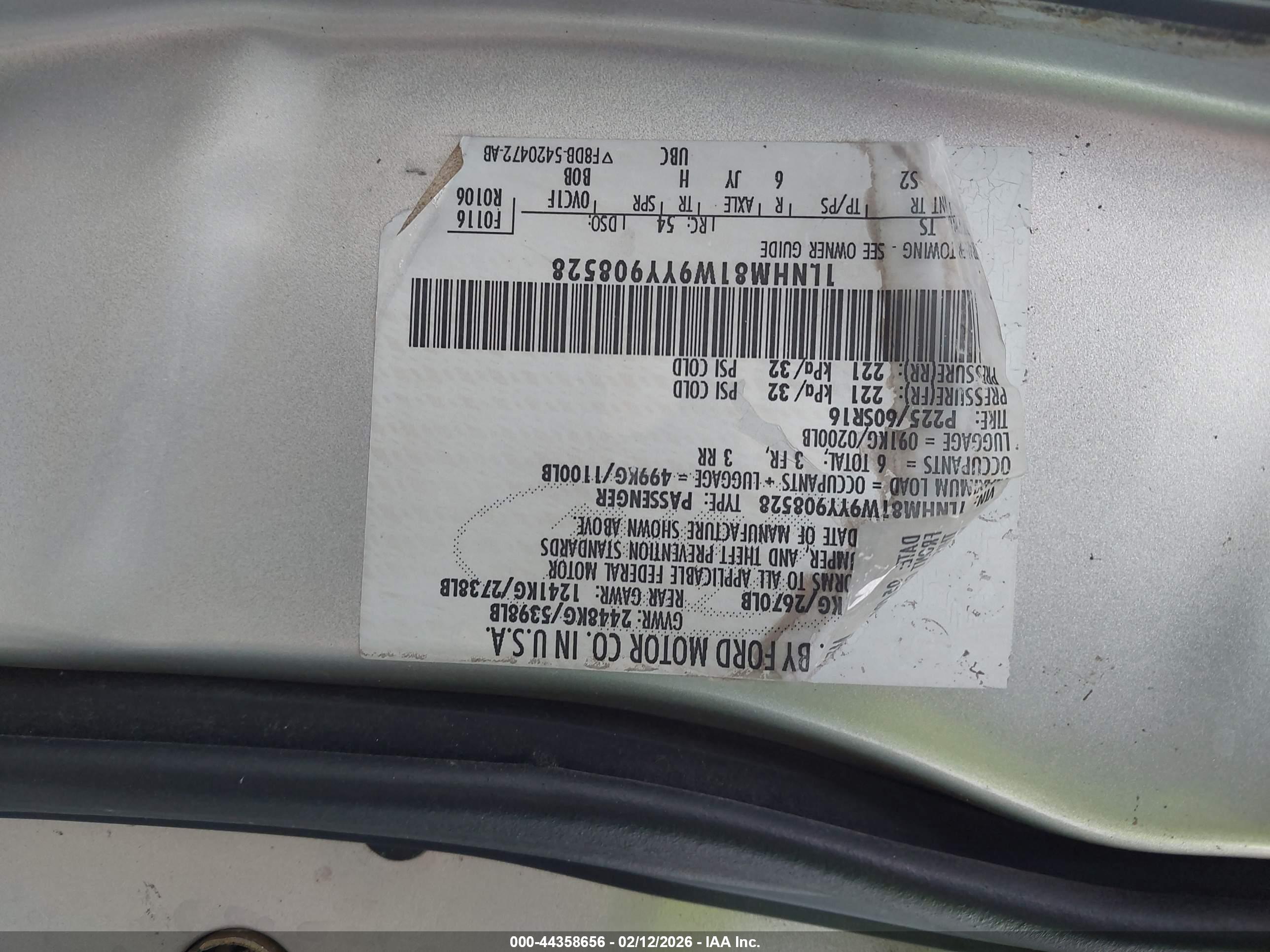 LINCOLN TOWN image 9