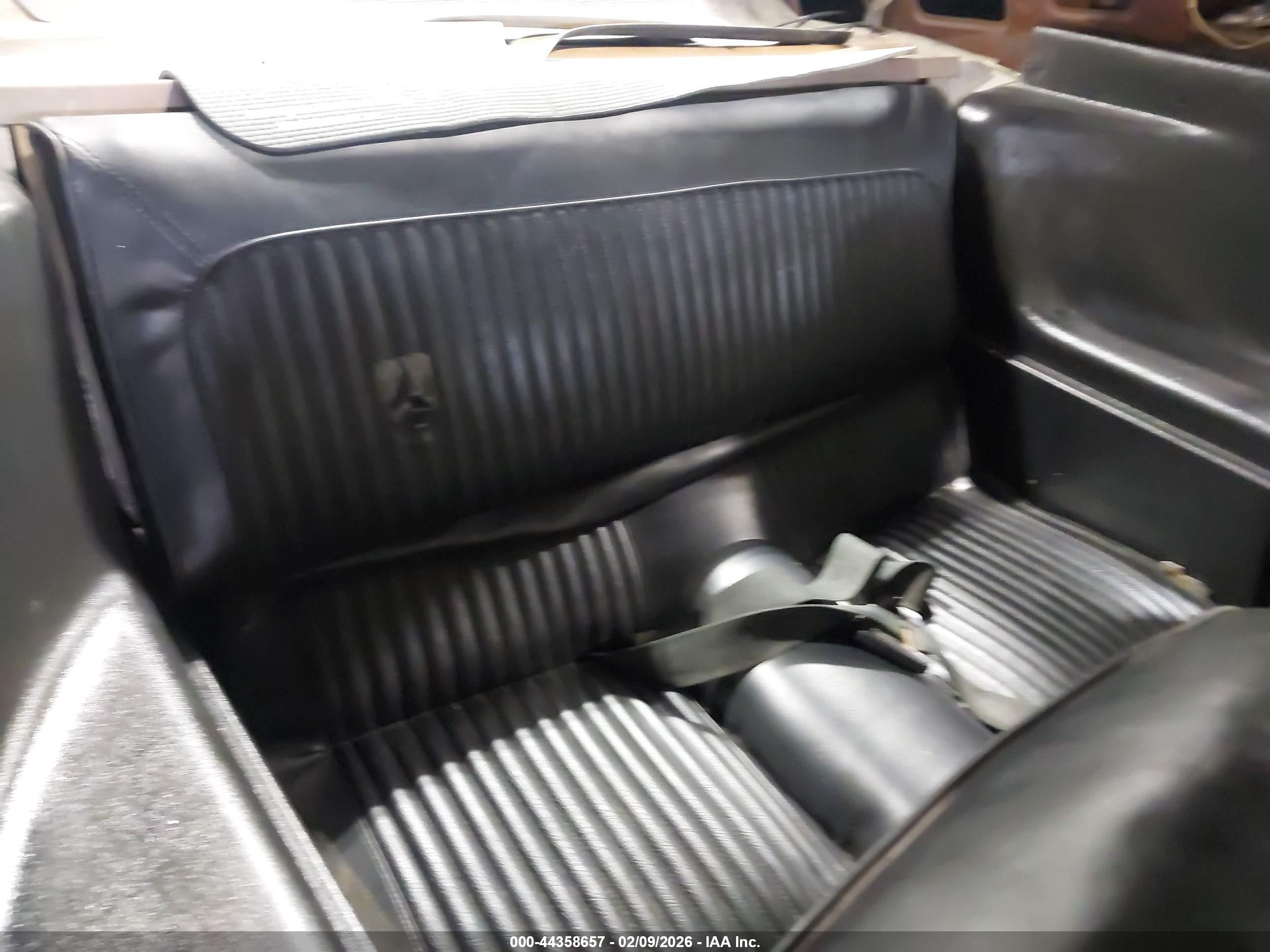 FORD MUSTANG image 8