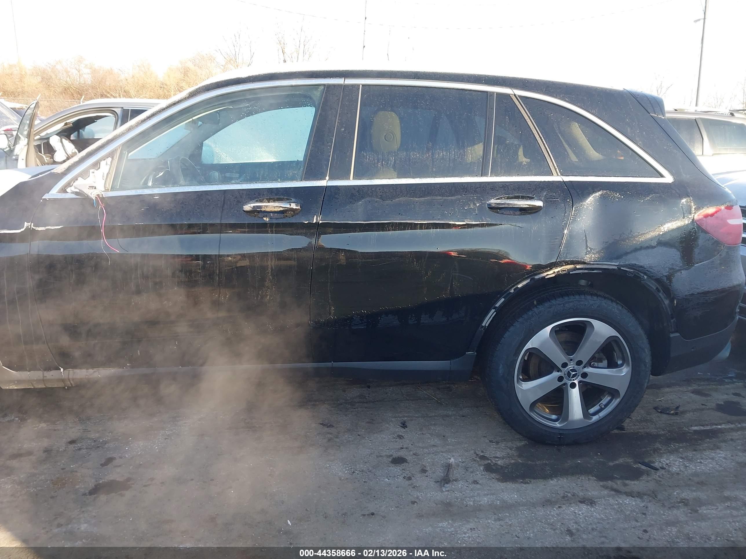 MERCEDES-BENZ GLC image 6