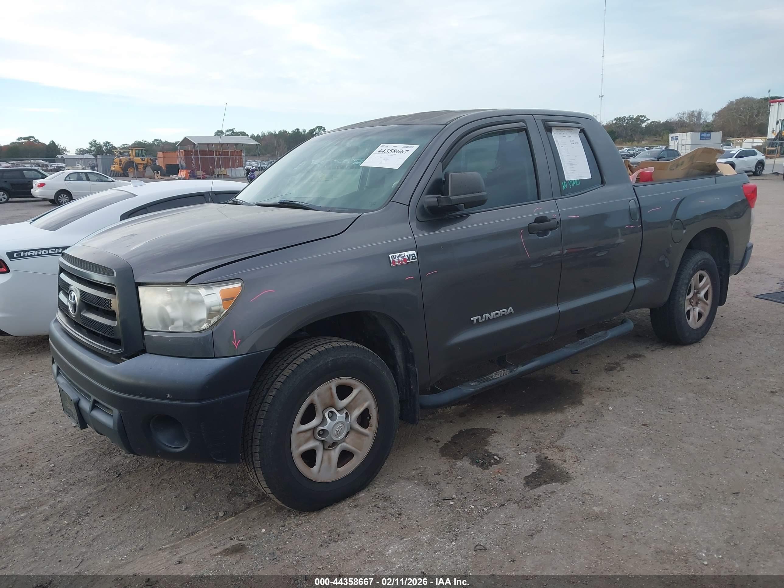 TOYOTA TUNDRA image 2