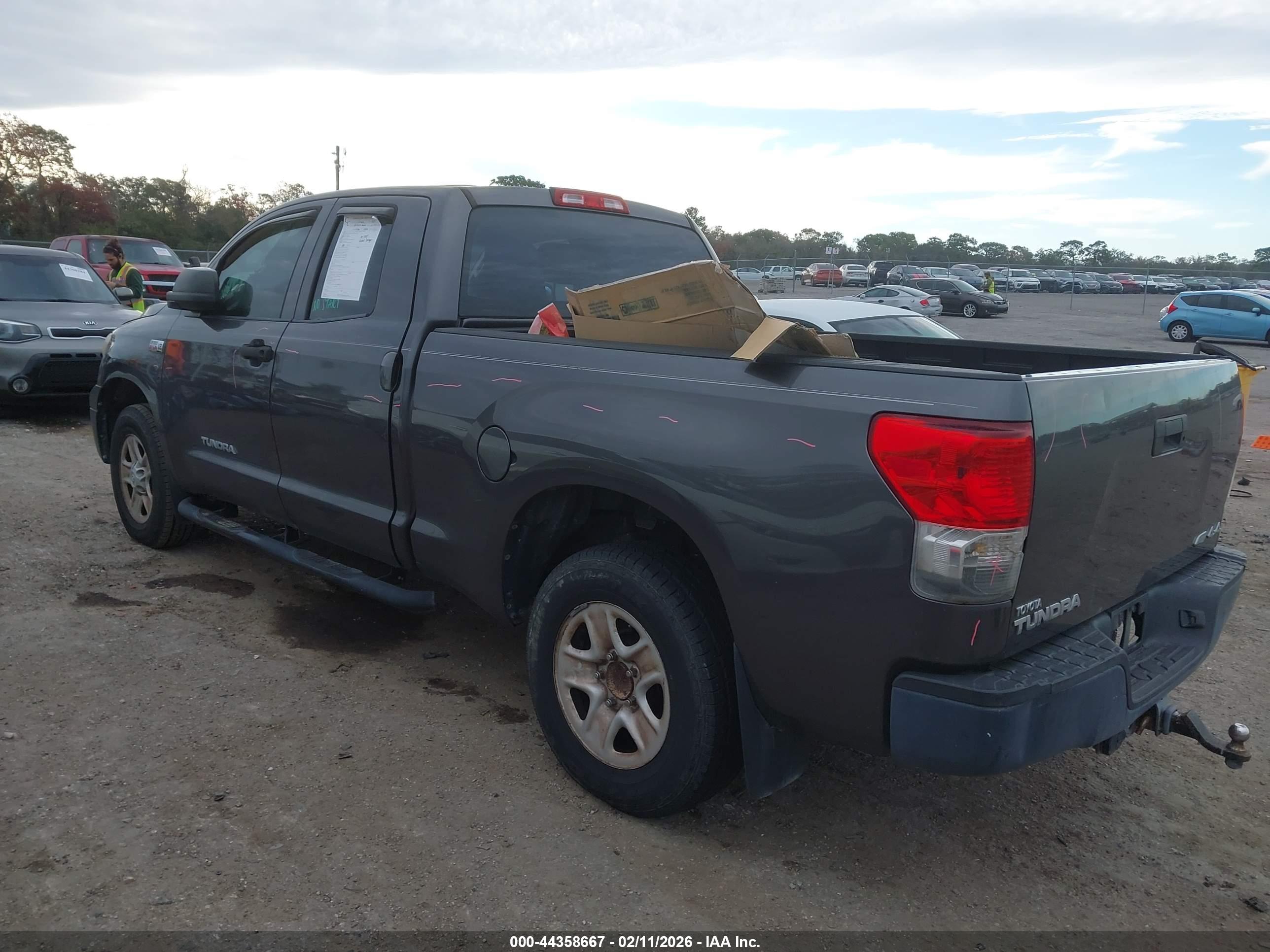 TOYOTA TUNDRA image 3