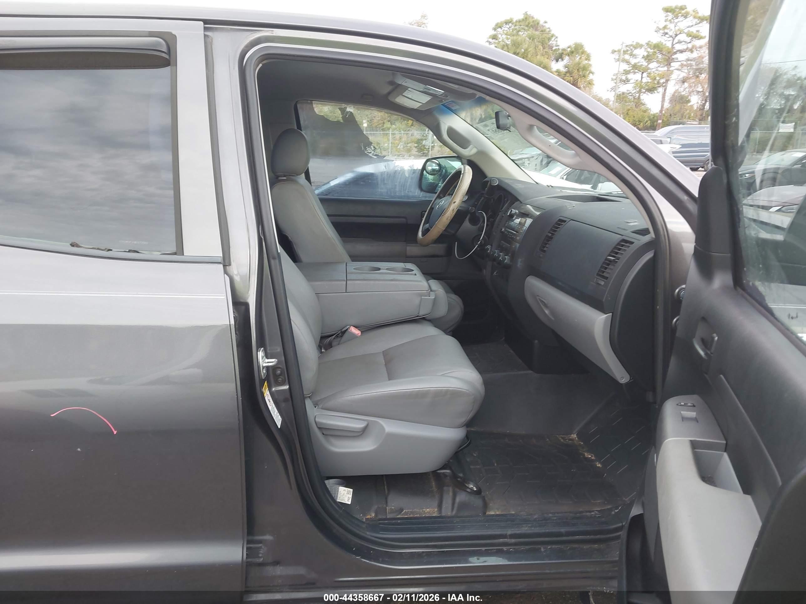 TOYOTA TUNDRA image 5