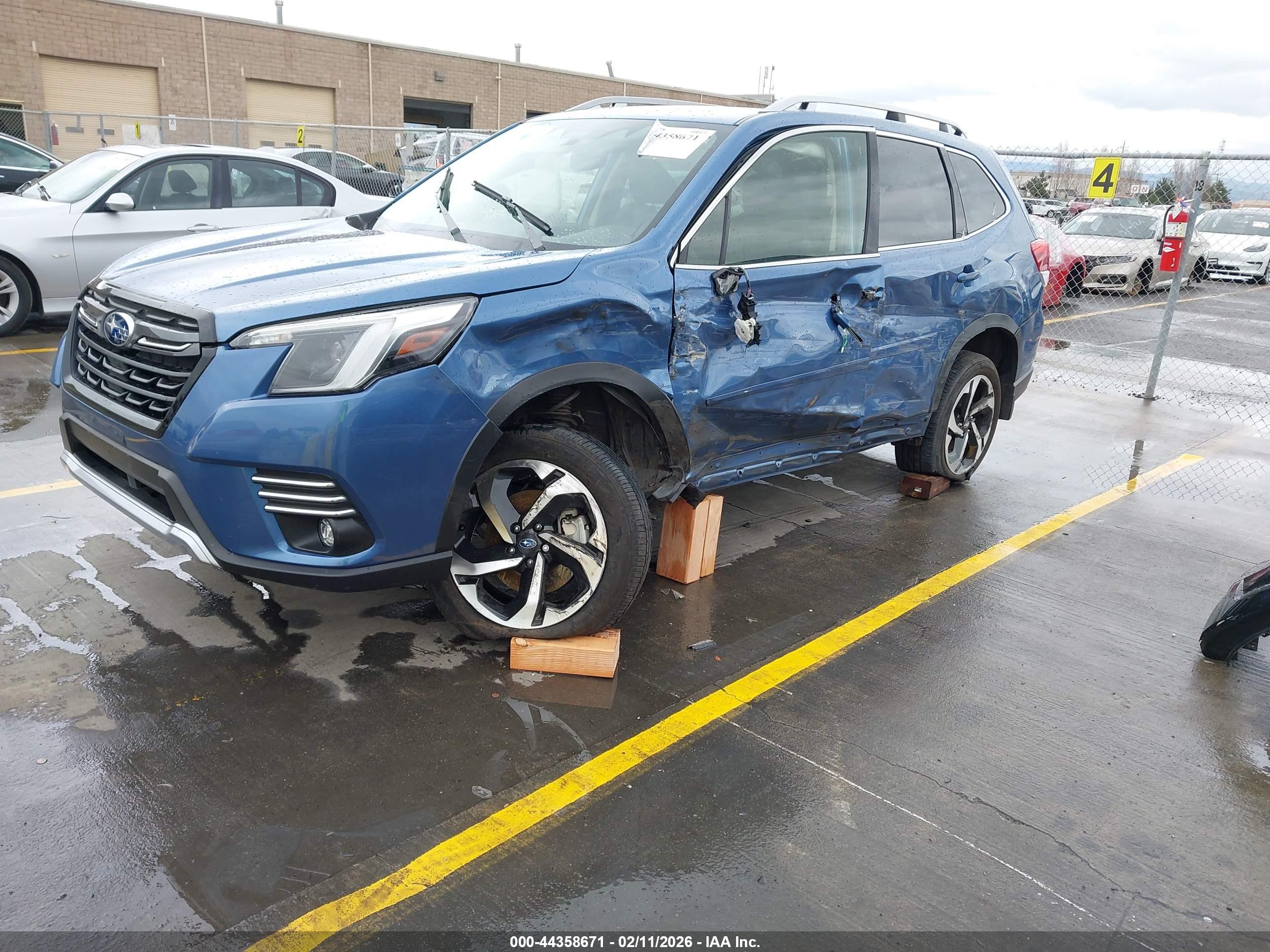 SUBARU FORESTER image 2