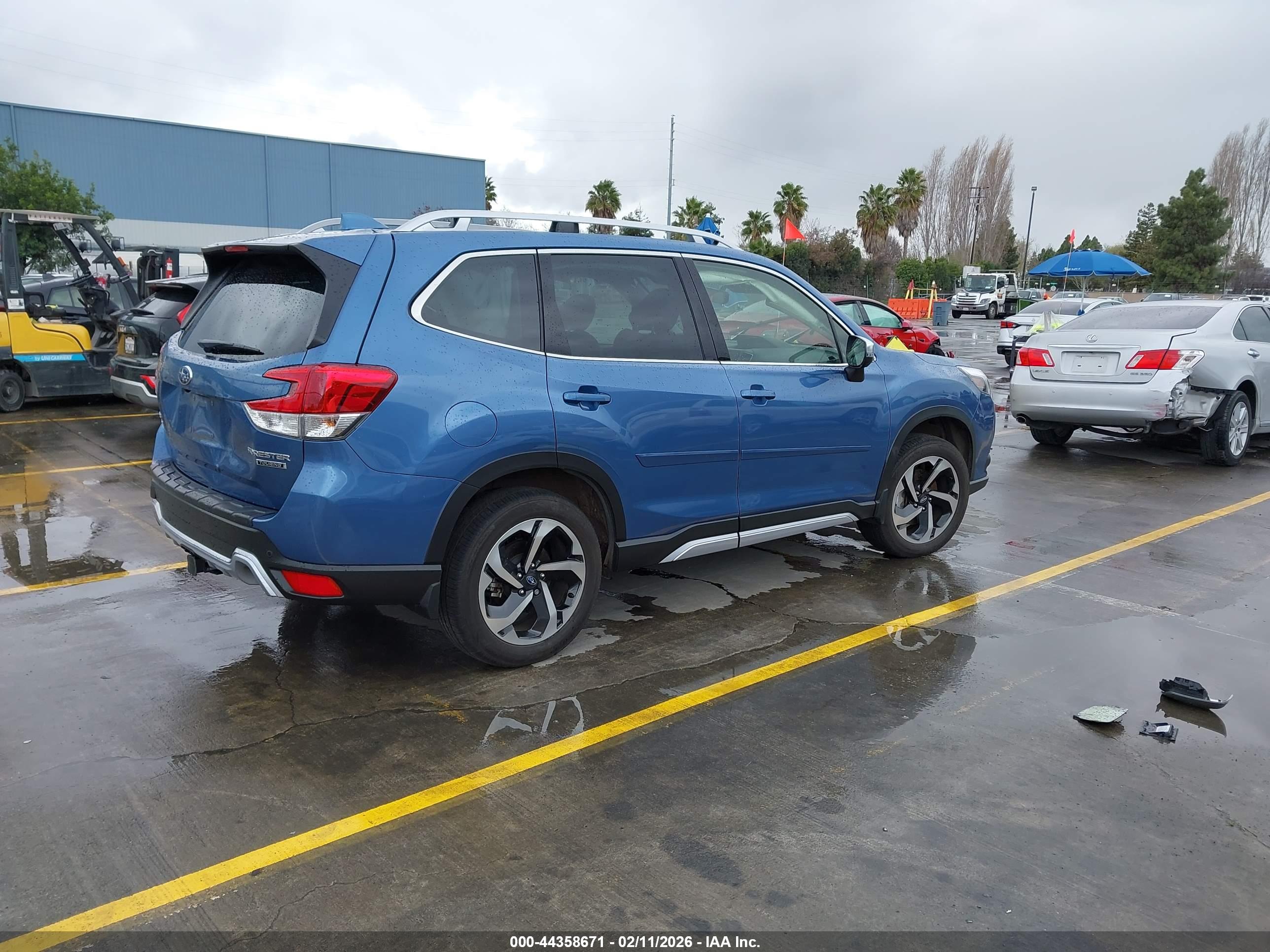 SUBARU FORESTER image 4