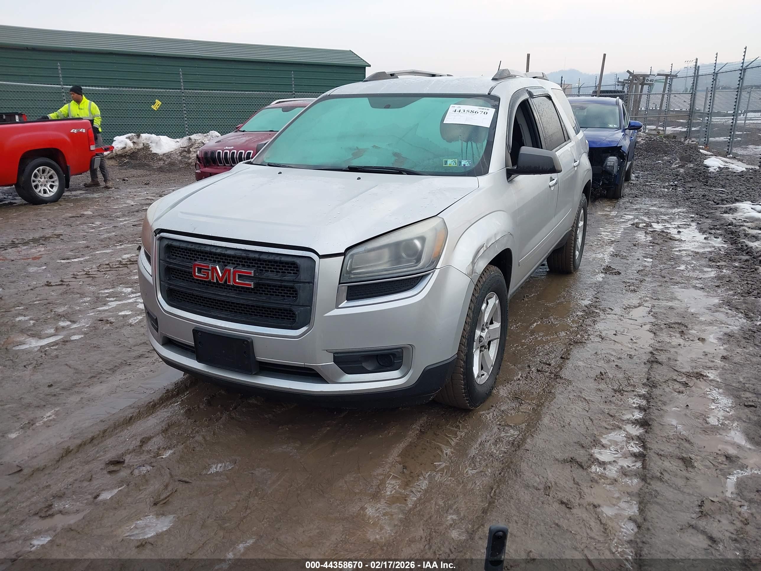 GMC ACADIA image 2