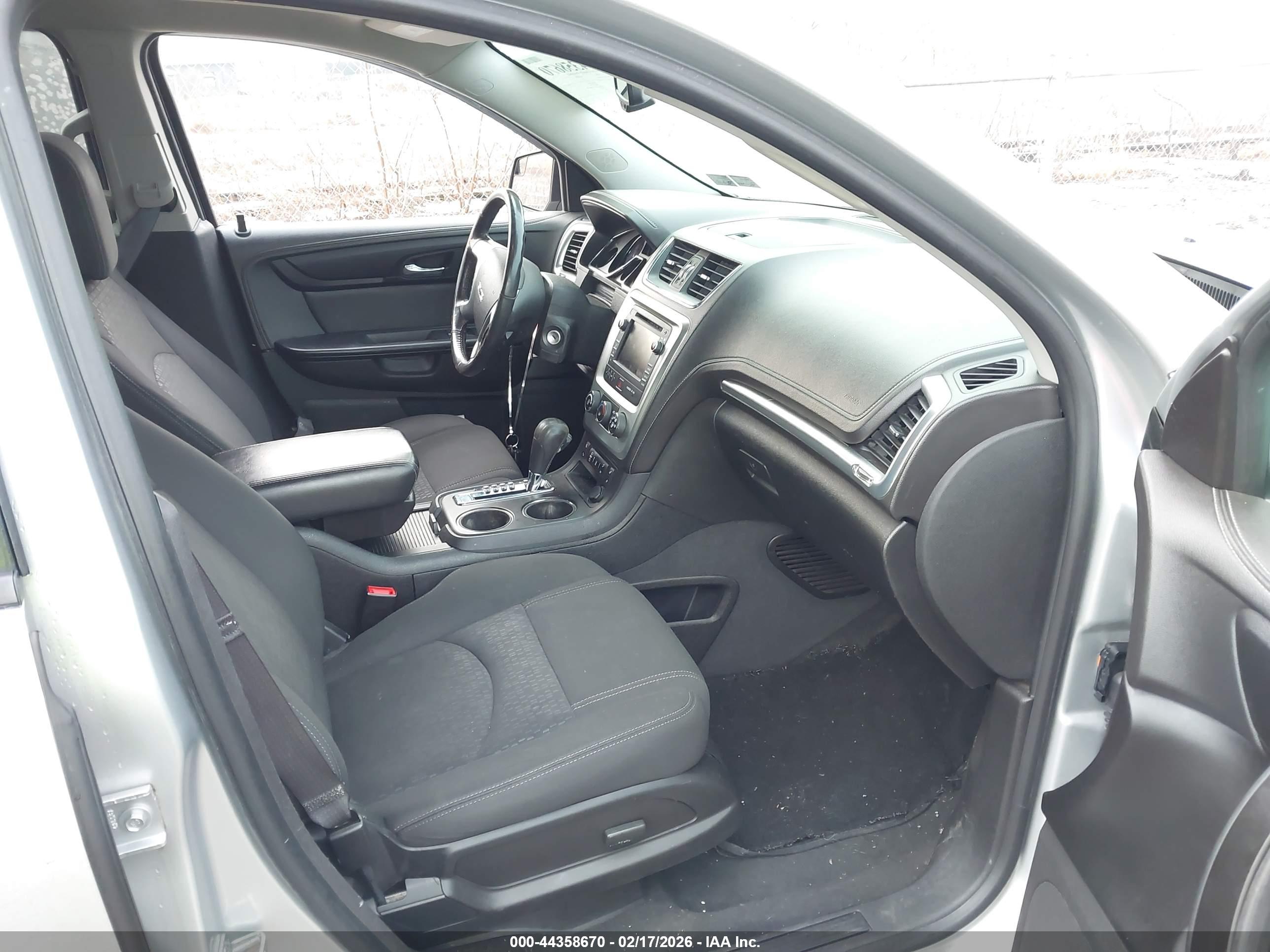 GMC ACADIA image 5
