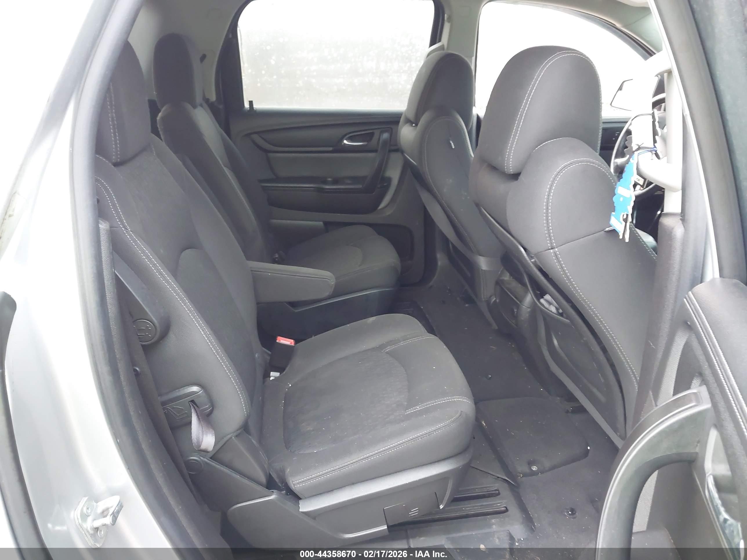 GMC ACADIA image 8