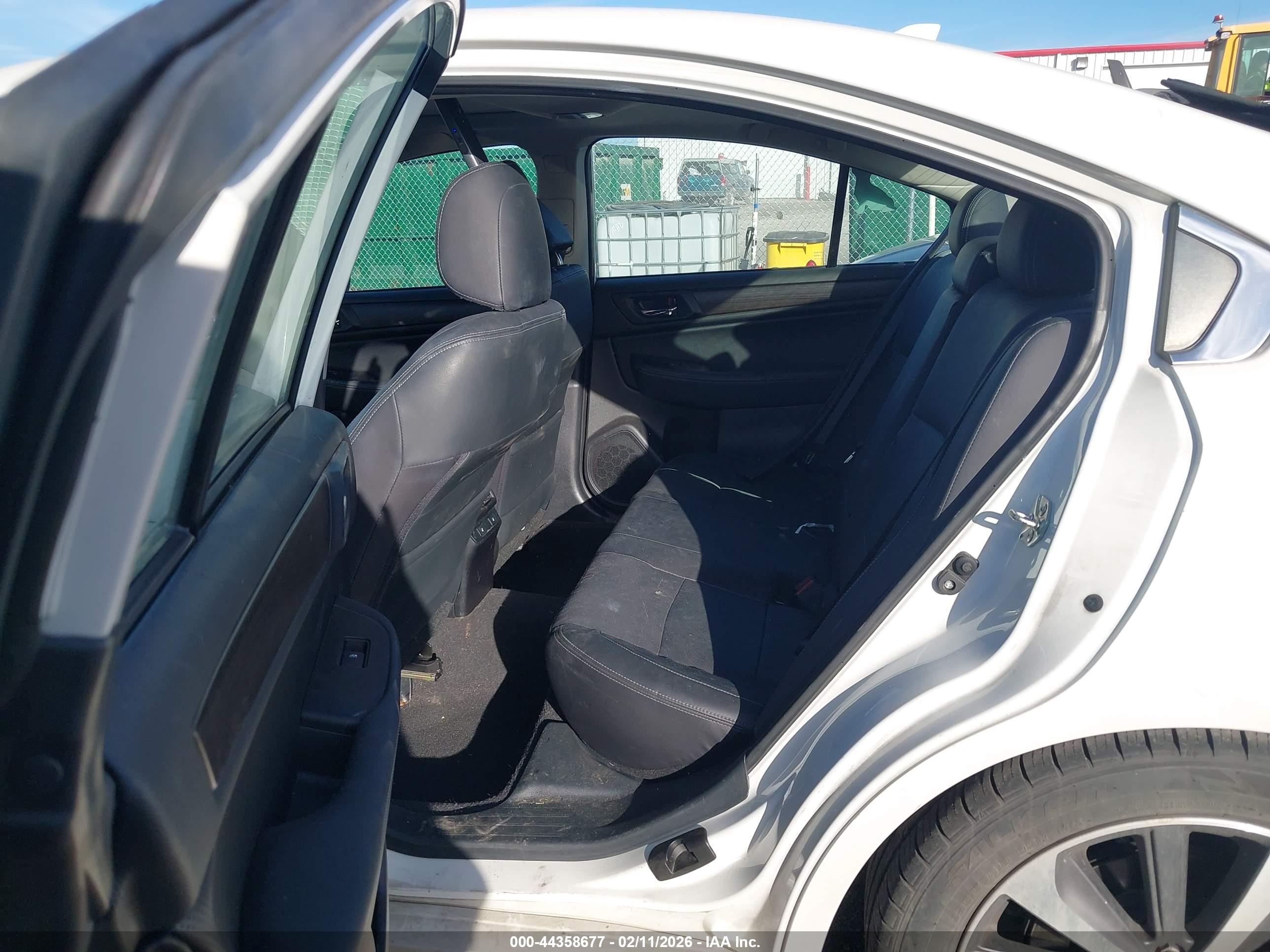 SUBARU LEGACY image 8