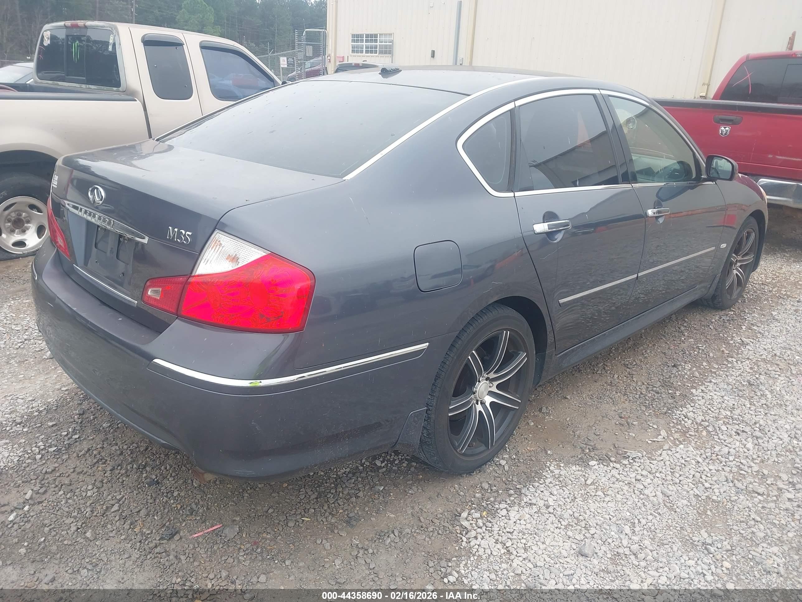 INFINITI M35 image 4