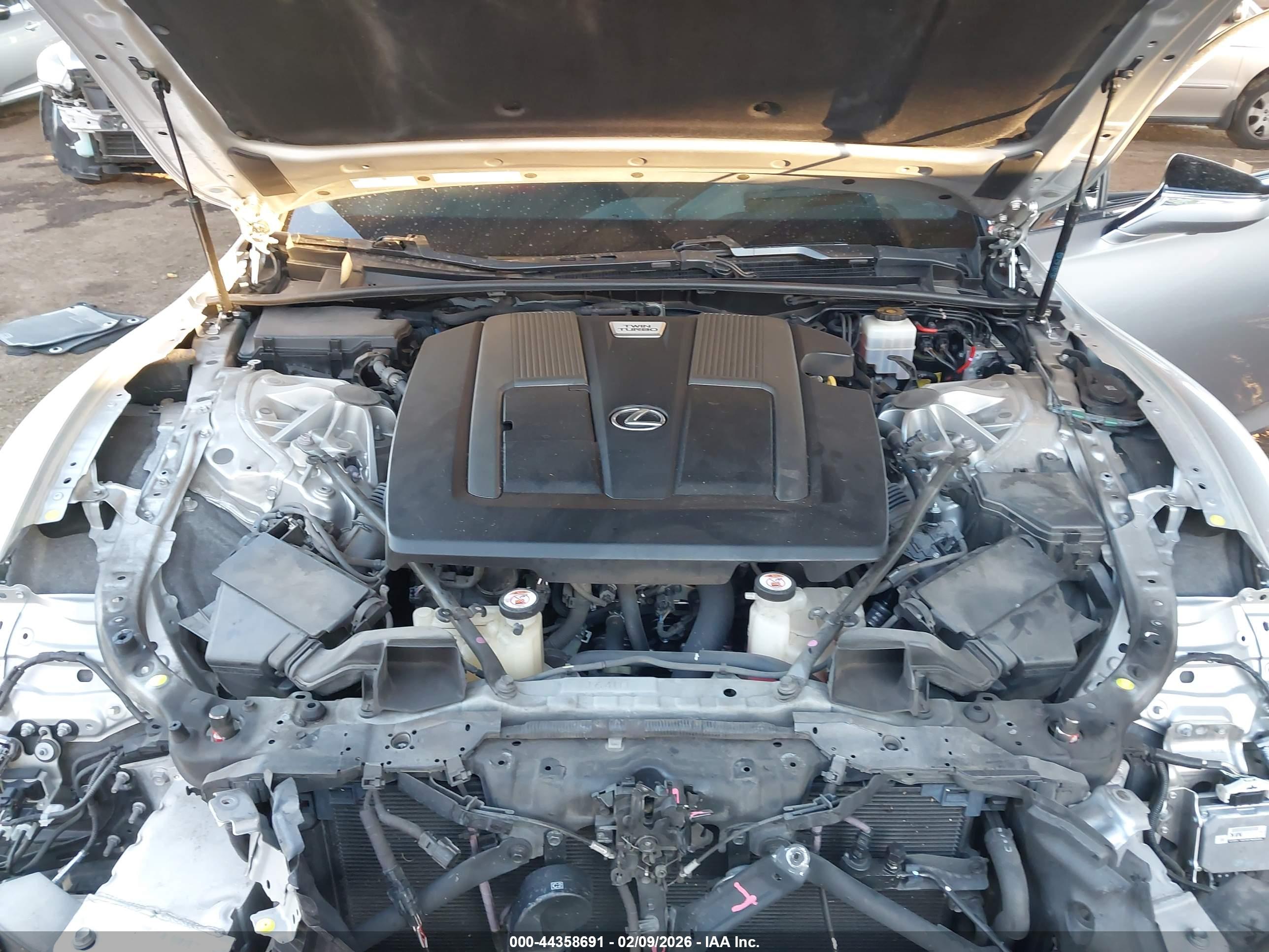 LEXUS LS image 10