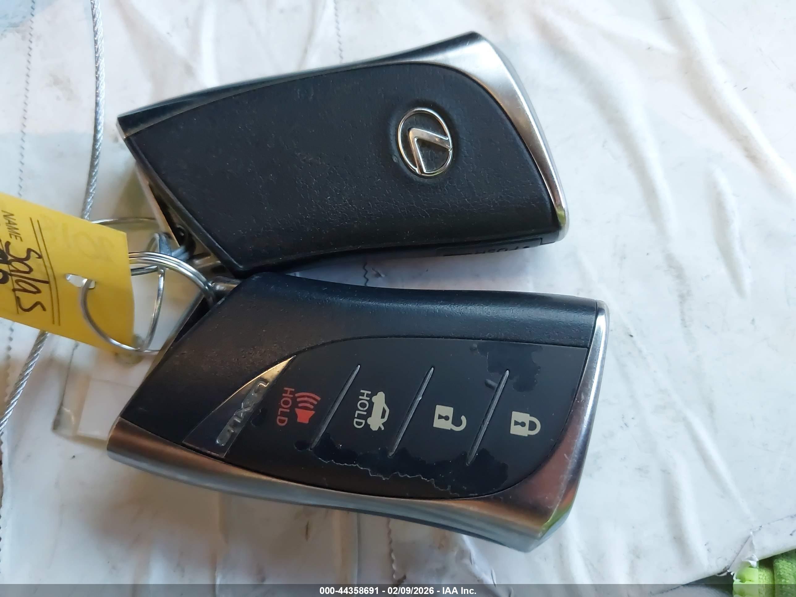 LEXUS LS image 11