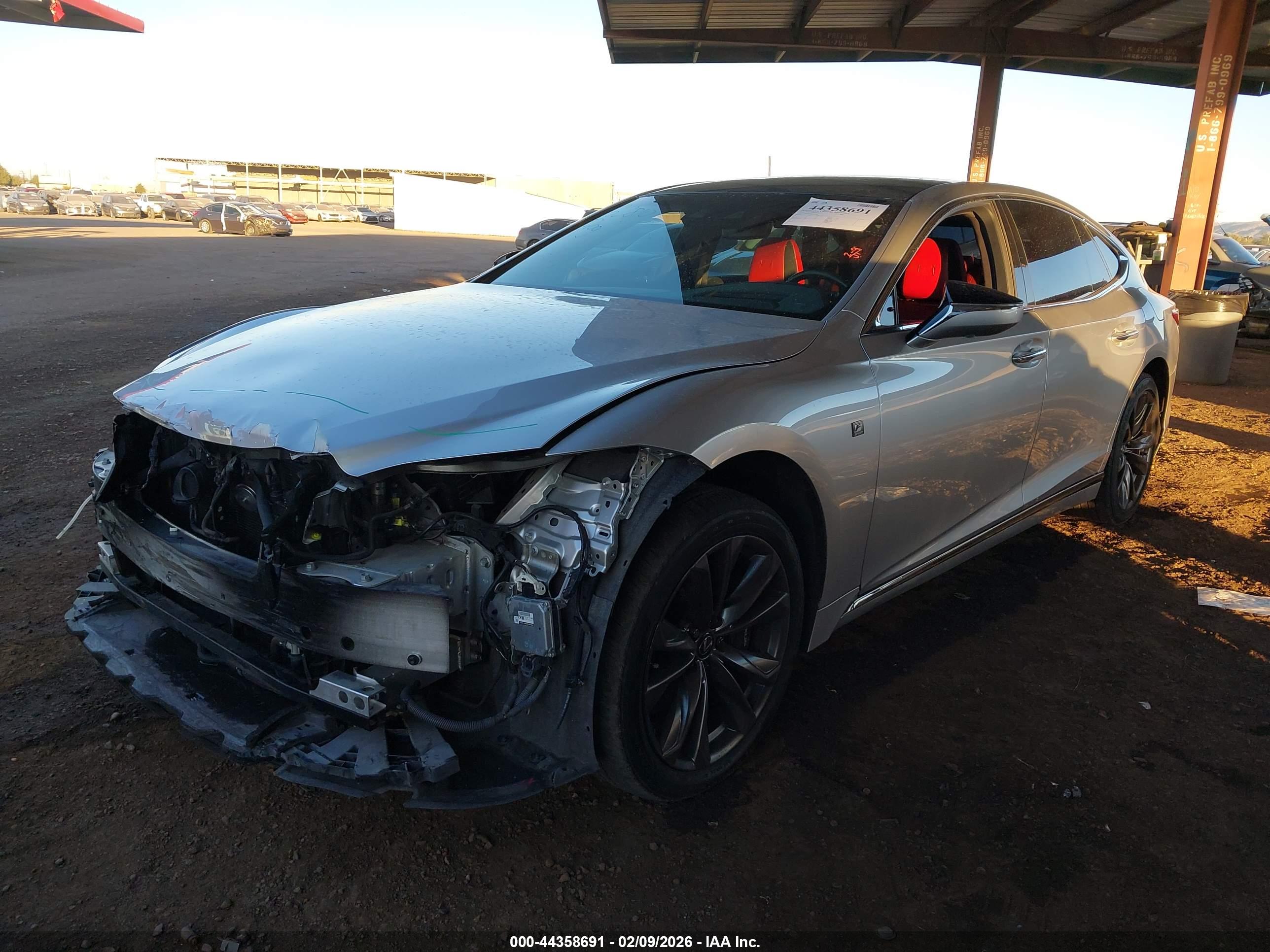 LEXUS LS image 2