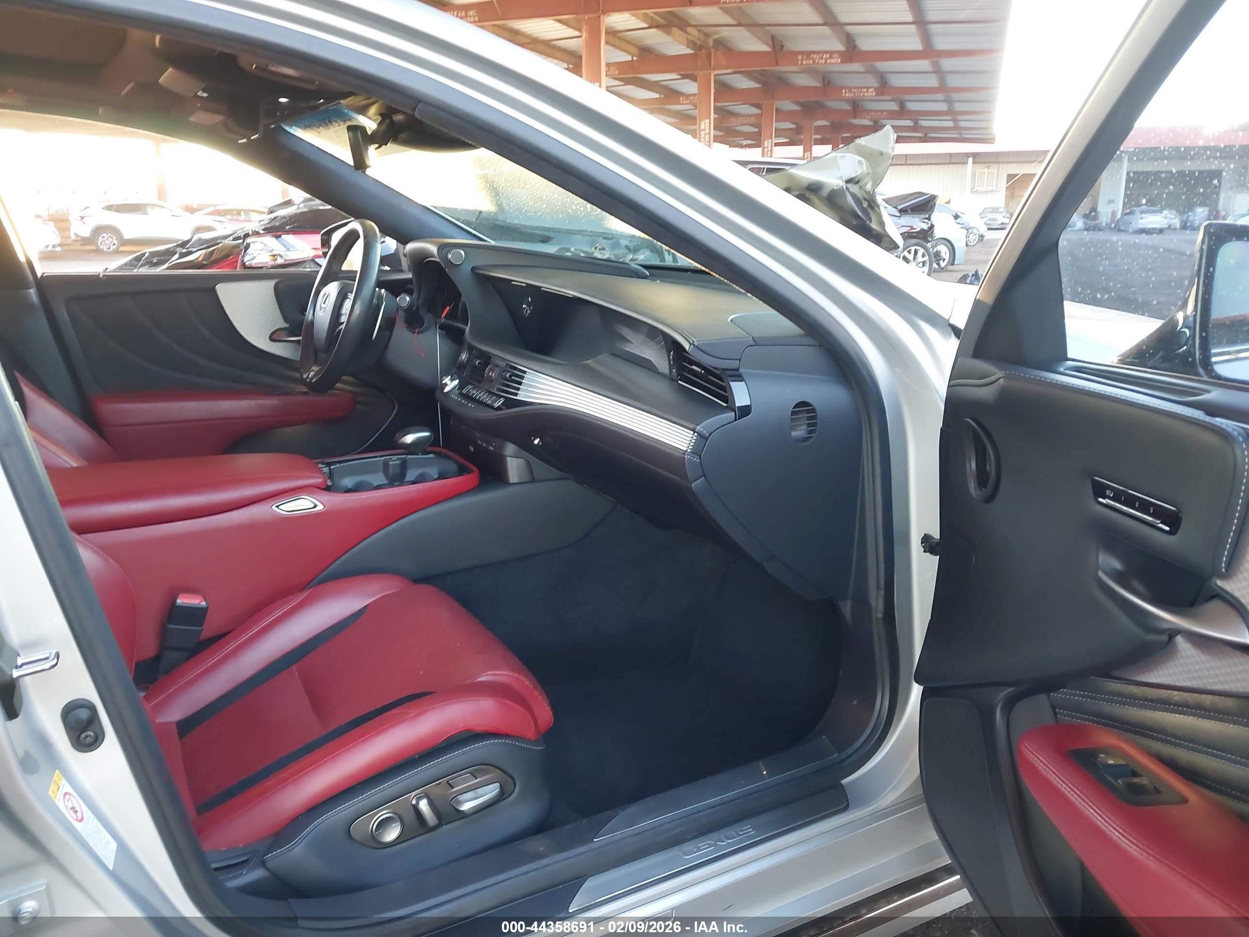 LEXUS LS image 5