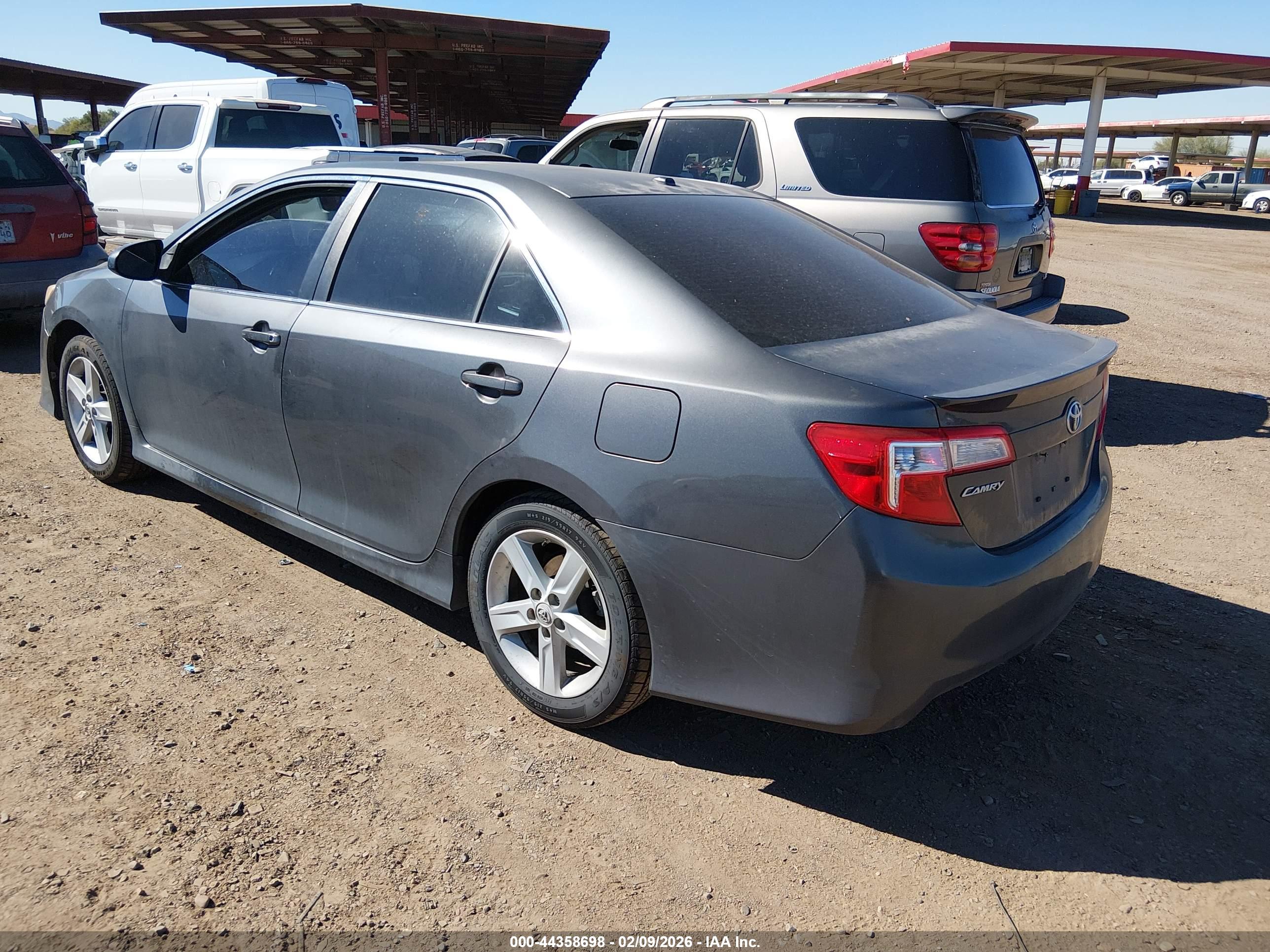 TOYOTA CAMRY image 3
