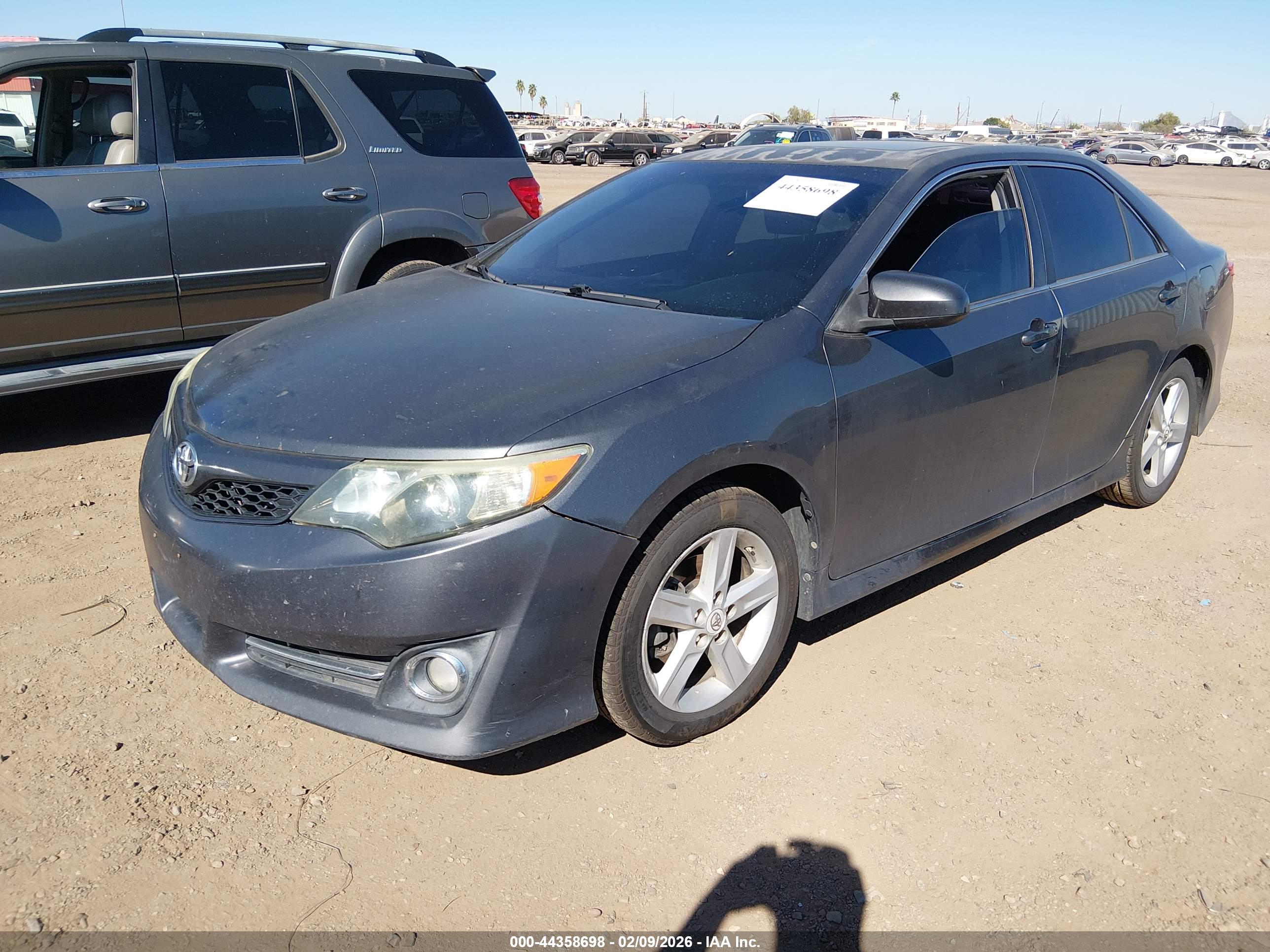 TOYOTA CAMRY image 6