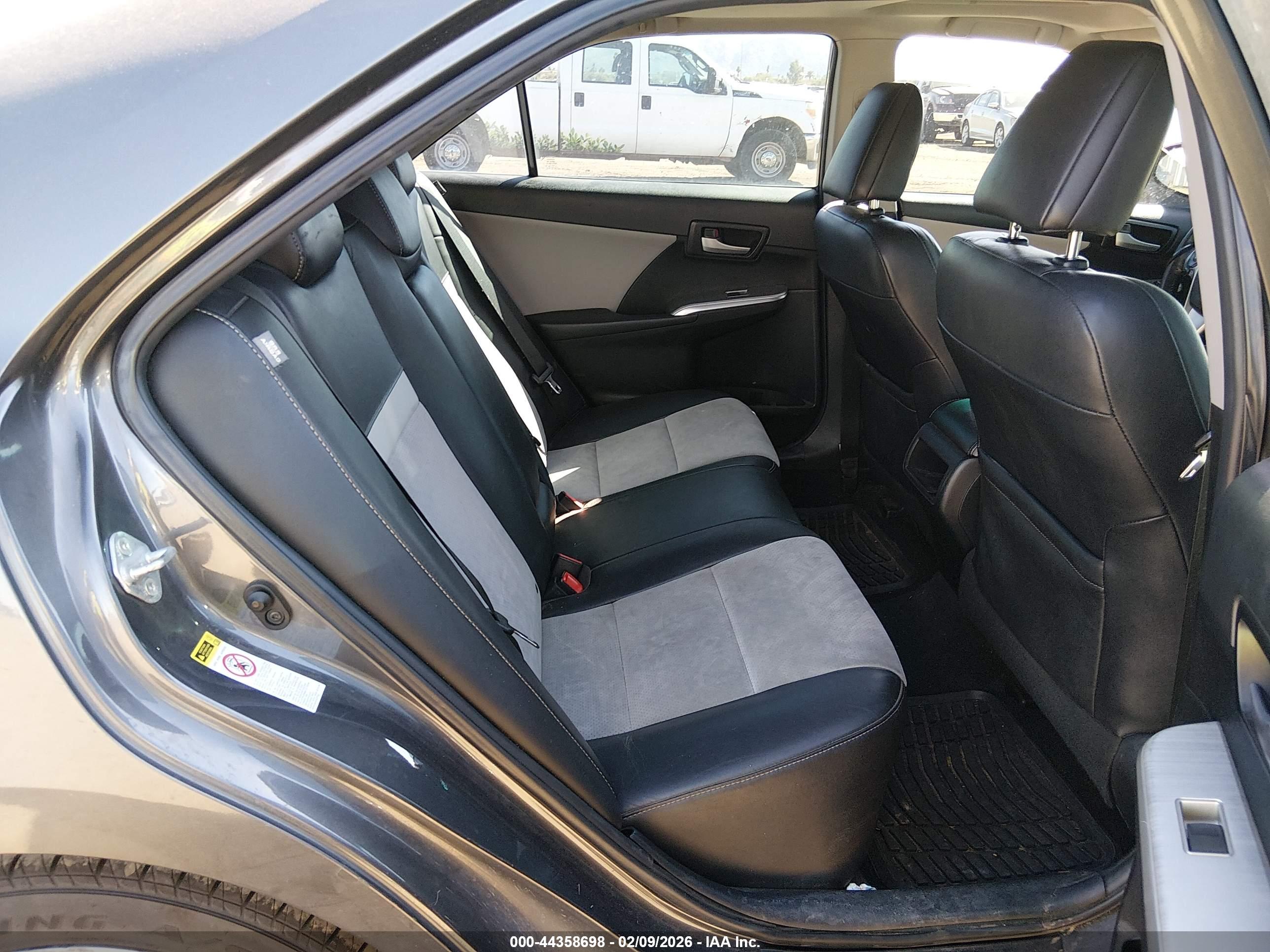 TOYOTA CAMRY image 8